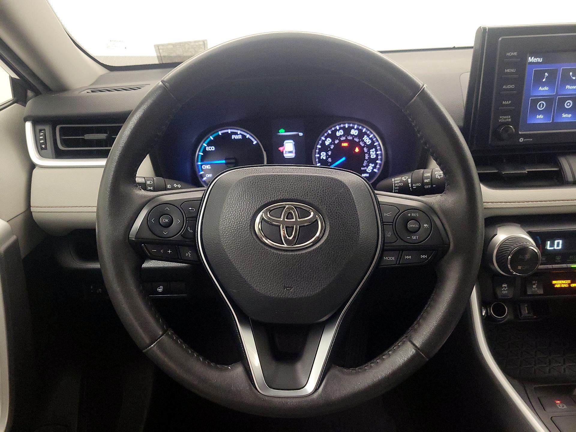 Thumbnail: 2020 Toyota RAV4 - 10