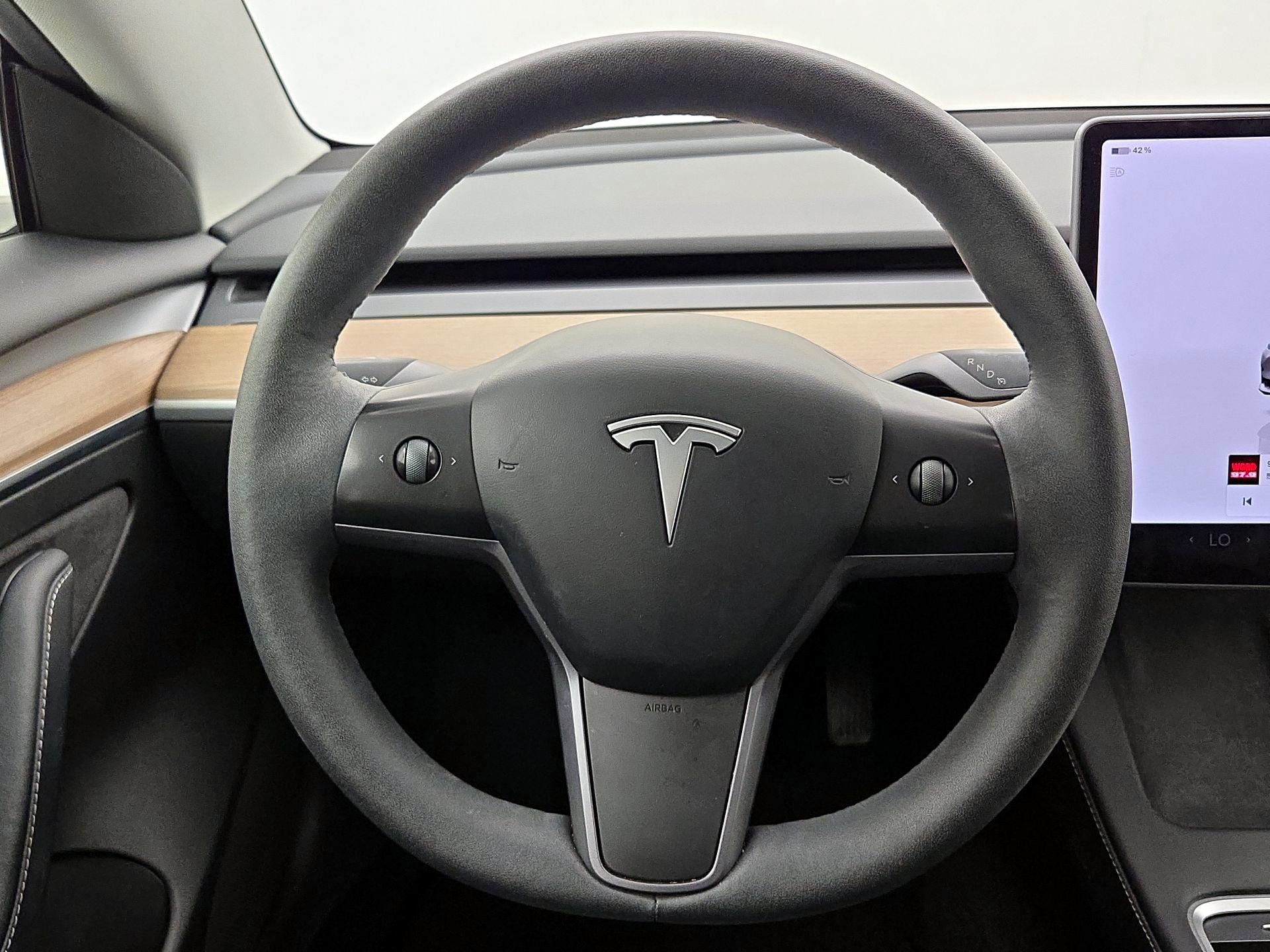 Thumbnail: 2023 Tesla Model 3 - 10
