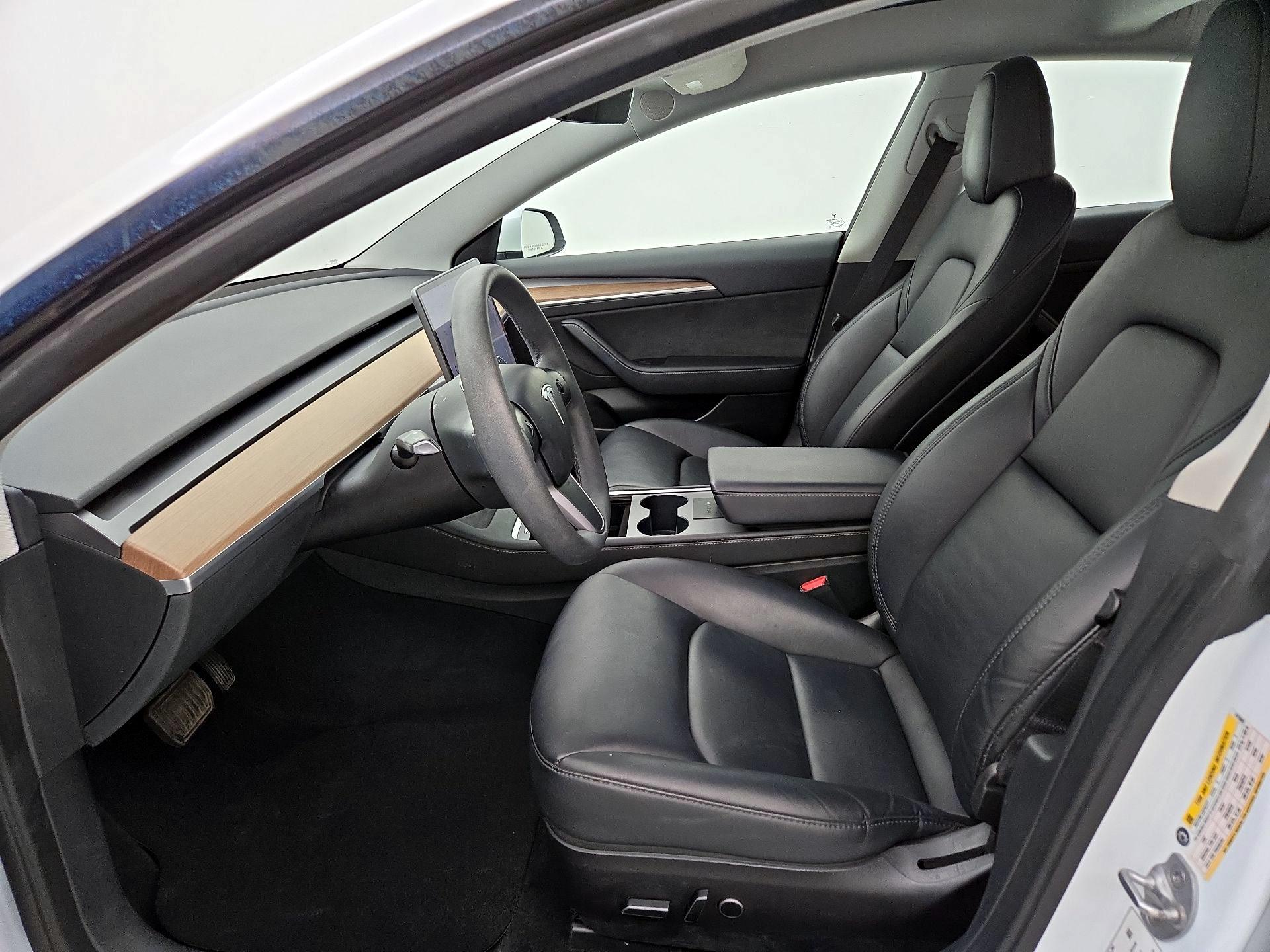 Thumbnail: 2023 Tesla Model 3 - 11