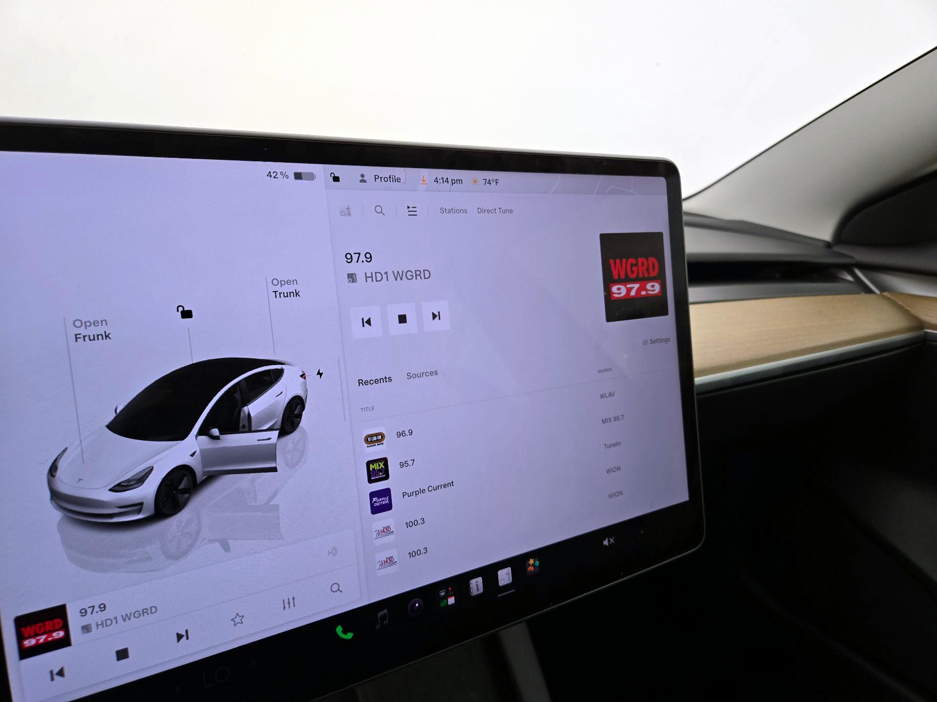 Thumbnail: 2023 Tesla Model 3 - 16