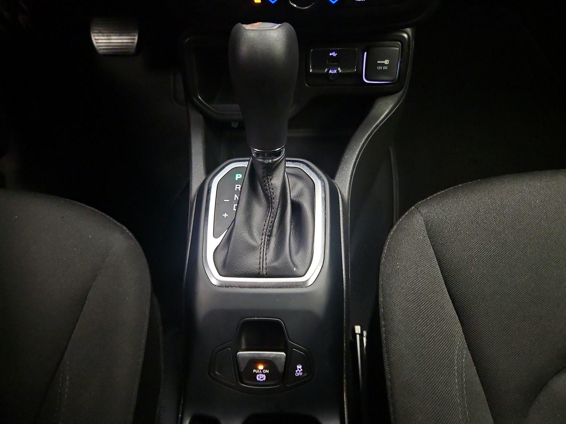 Thumbnail: 2021 Jeep Renegade - 17