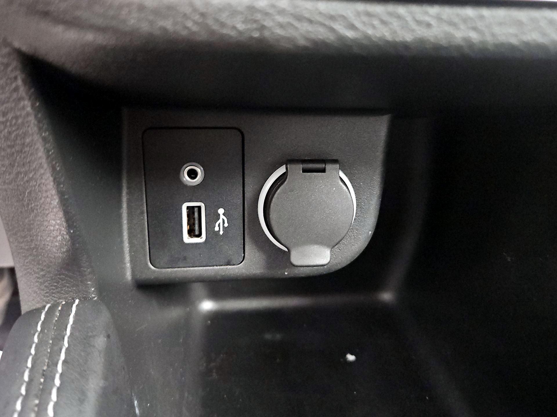Thumbnail: 2019 Nissan Kicks - 16