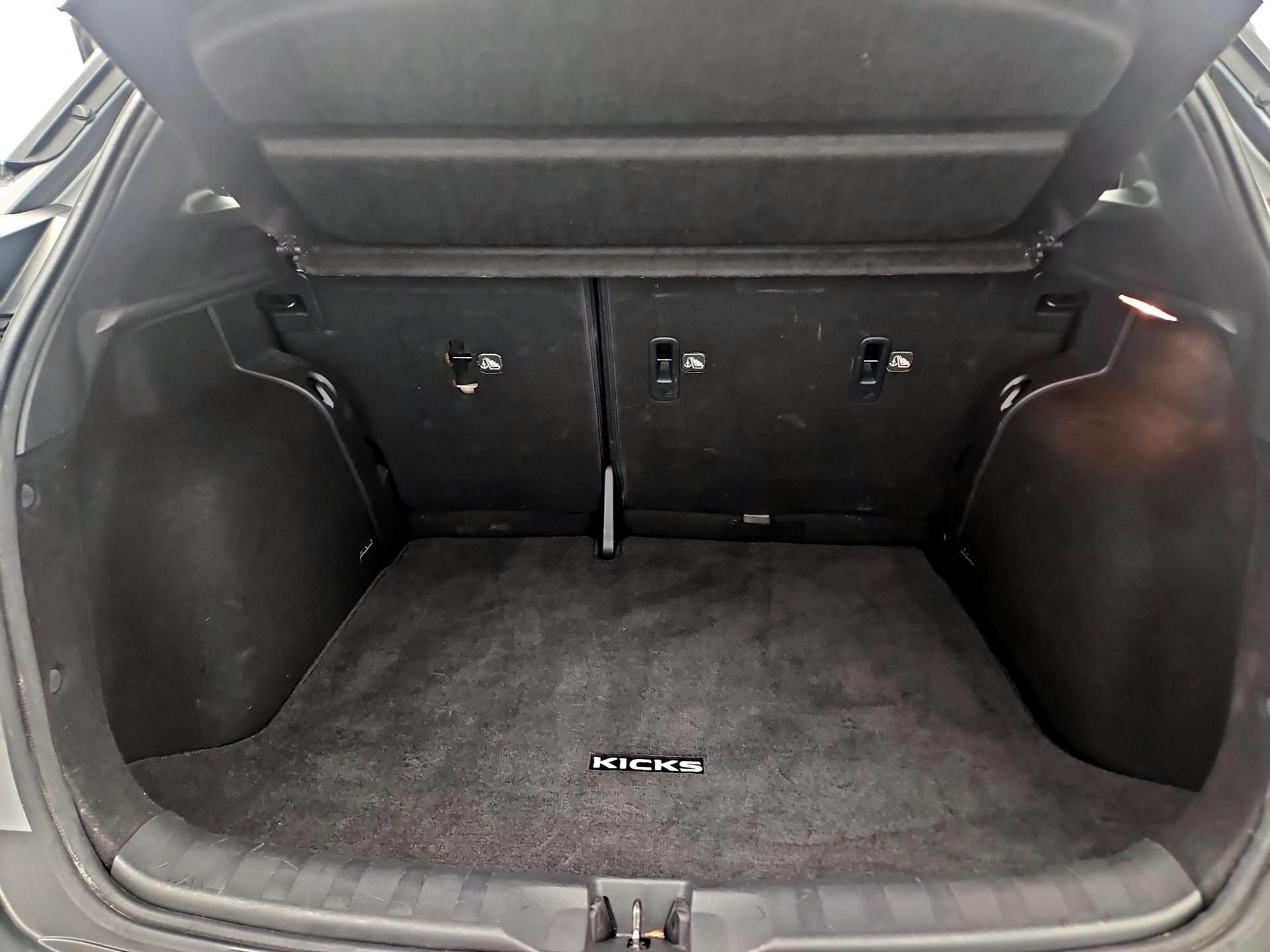 Thumbnail: 2019 Nissan Kicks - 18