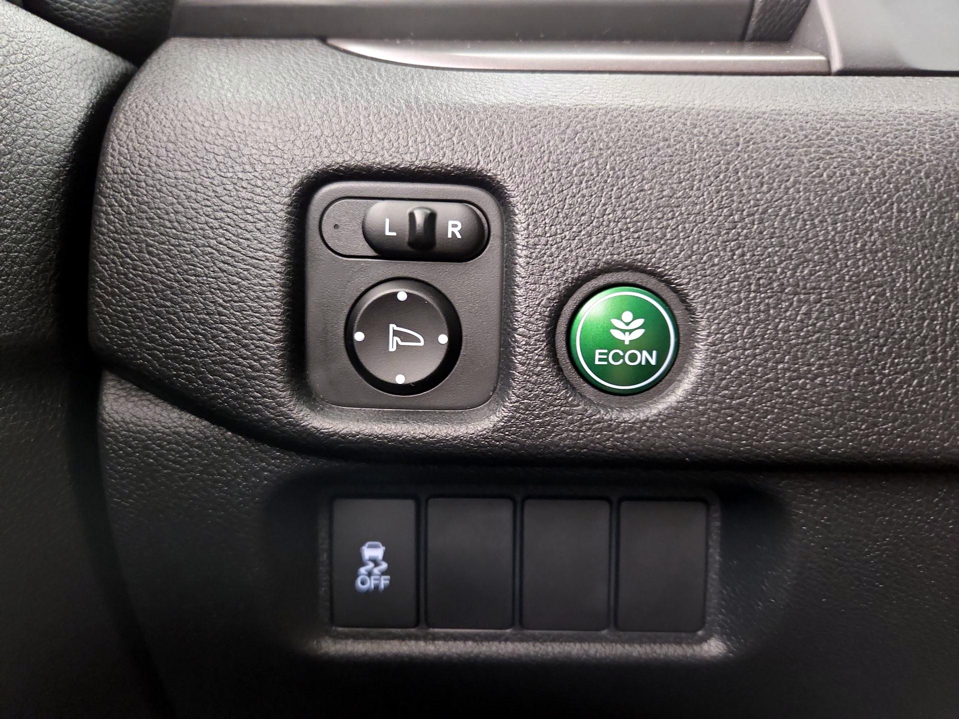 Thumbnail: 2016 Honda Pilot - 13