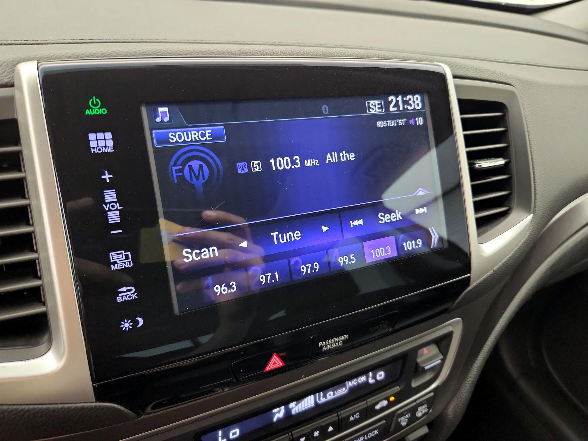 Thumbnail: 2016 Honda Pilot - 15