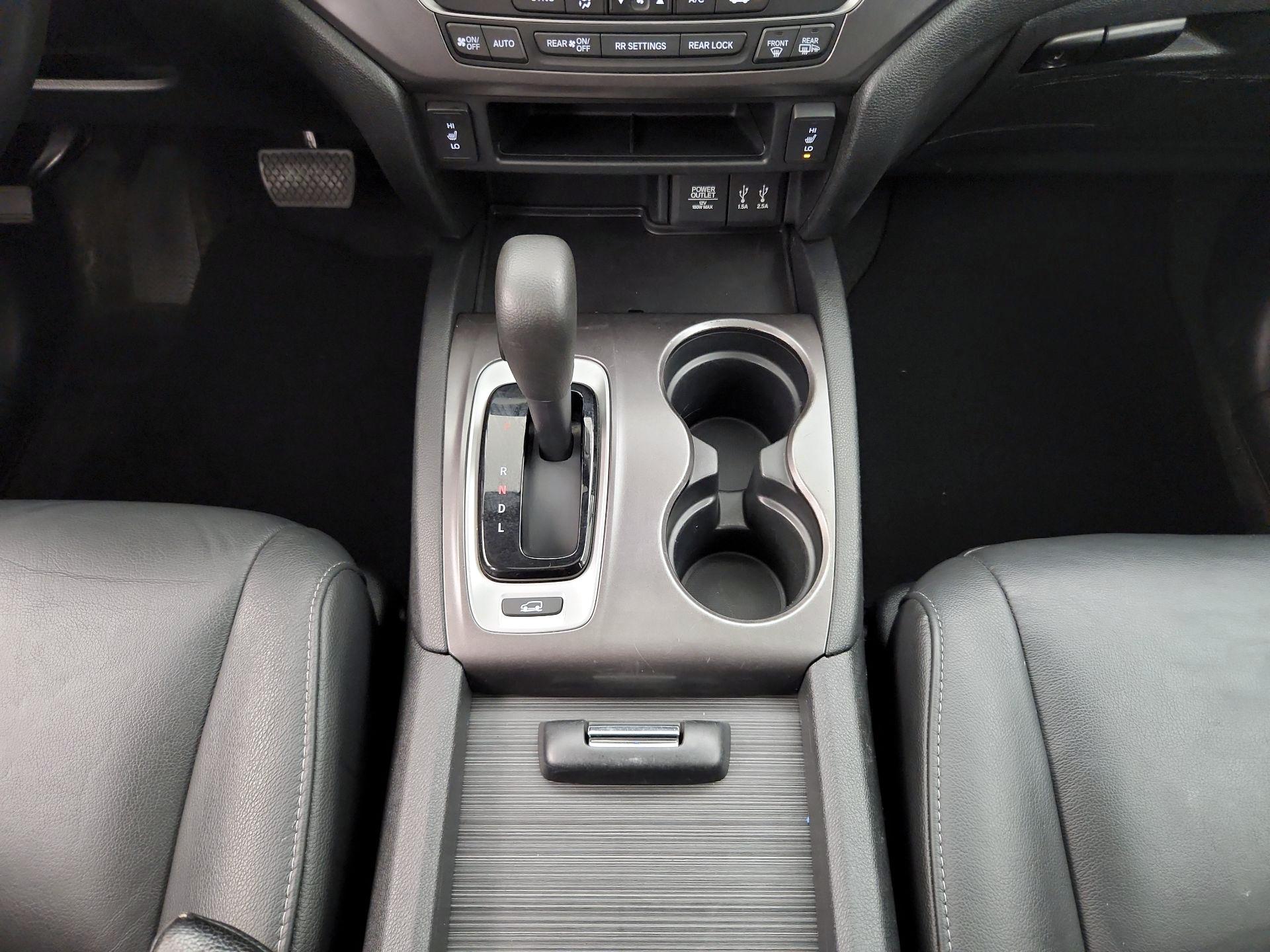 Thumbnail: 2016 Honda Pilot - 17