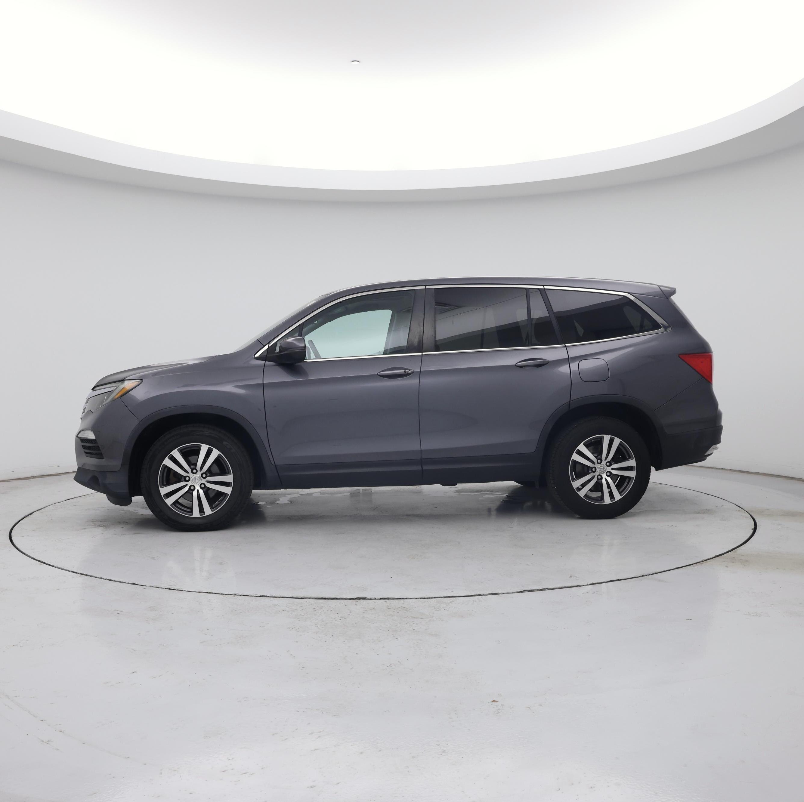 Thumbnail: 2016 Honda Pilot - 3