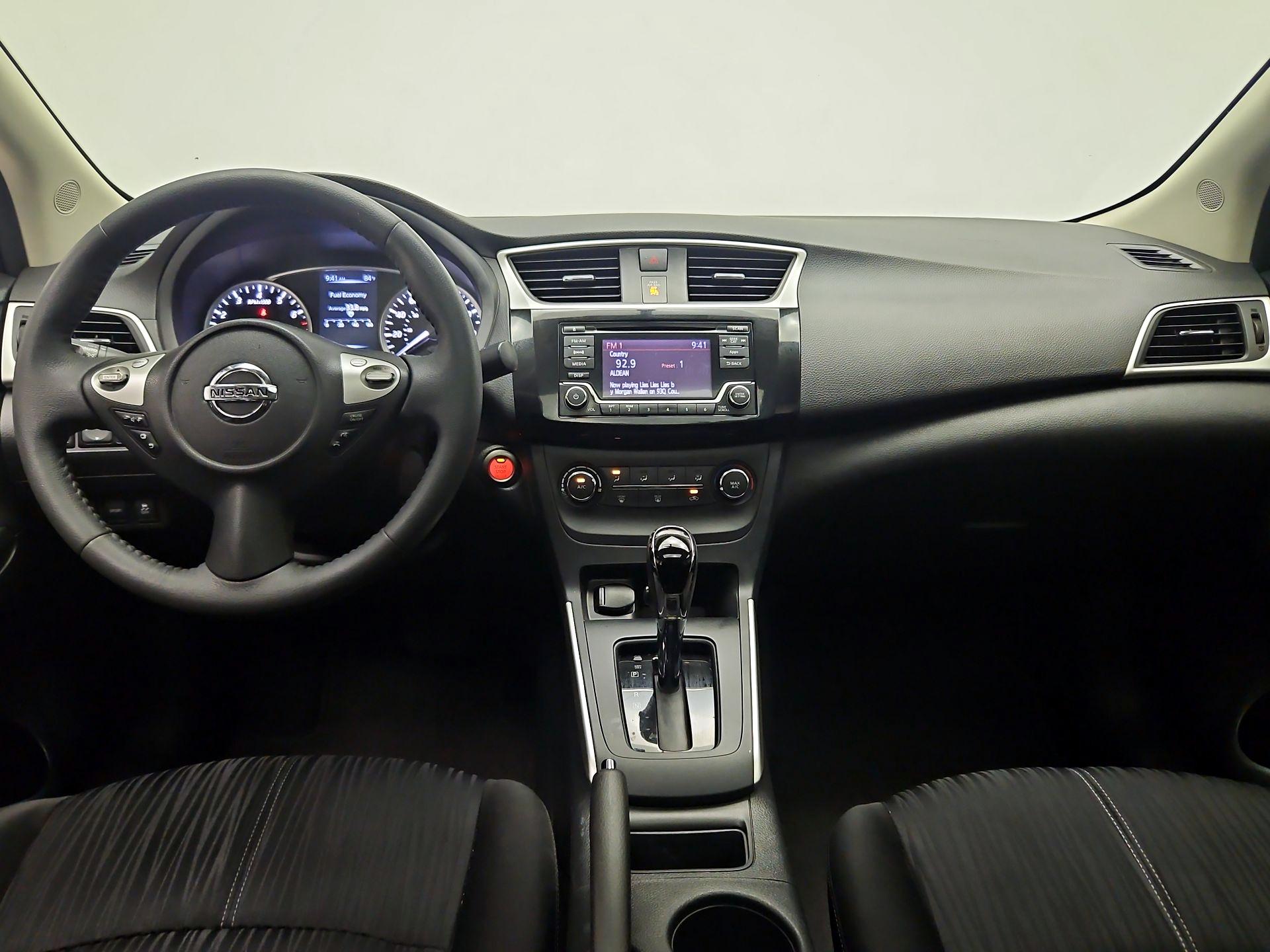 Thumbnail: 2016 Nissan Sentra - 9