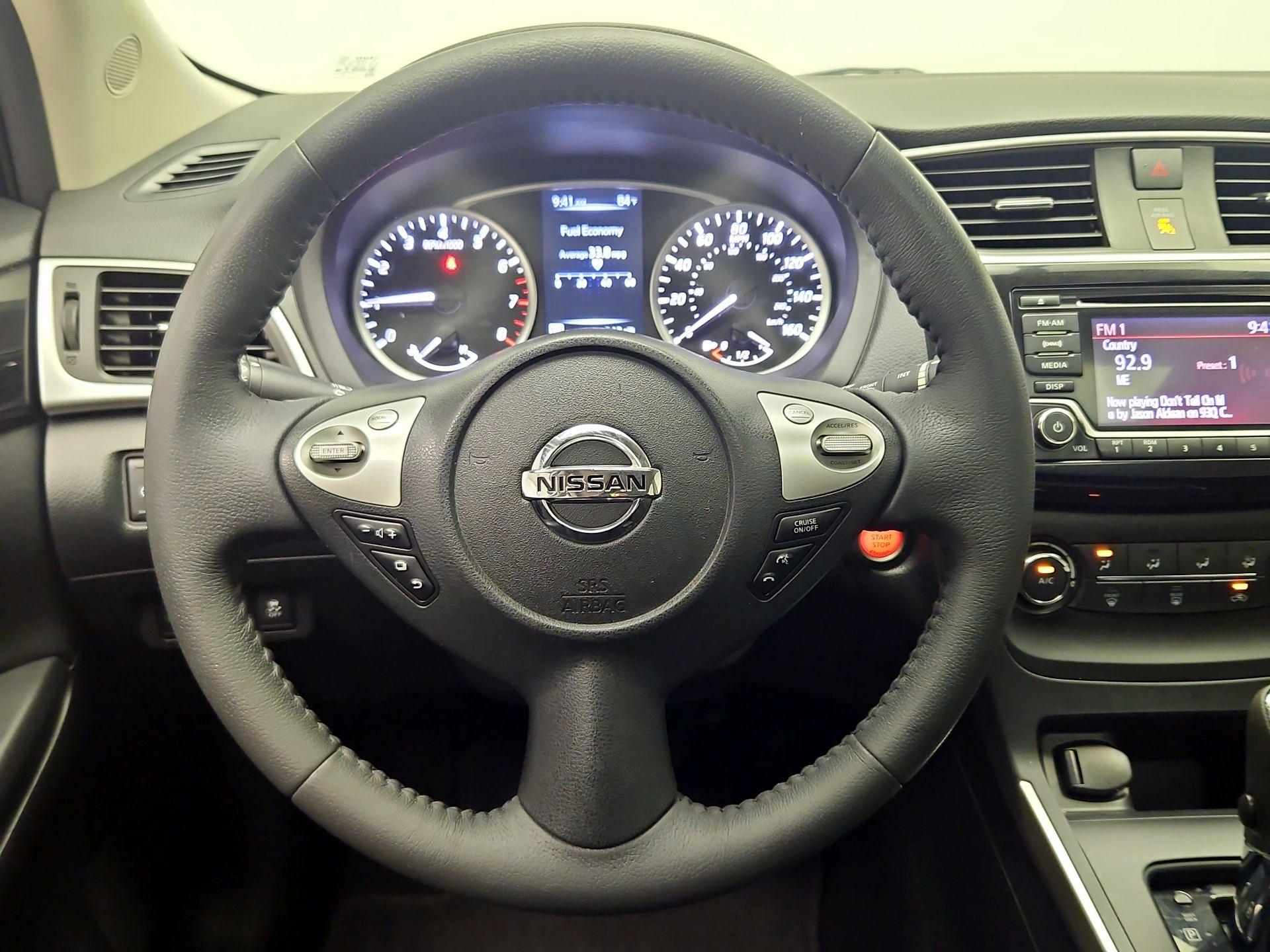 Thumbnail: 2016 Nissan Sentra - 10