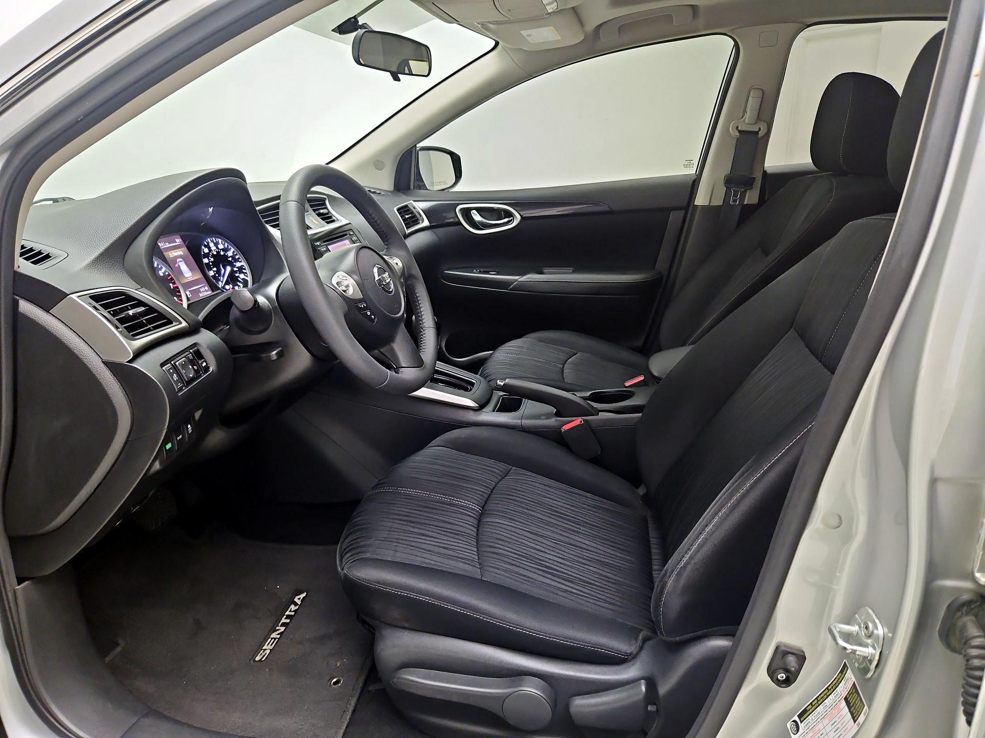Thumbnail: 2016 Nissan Sentra - 11