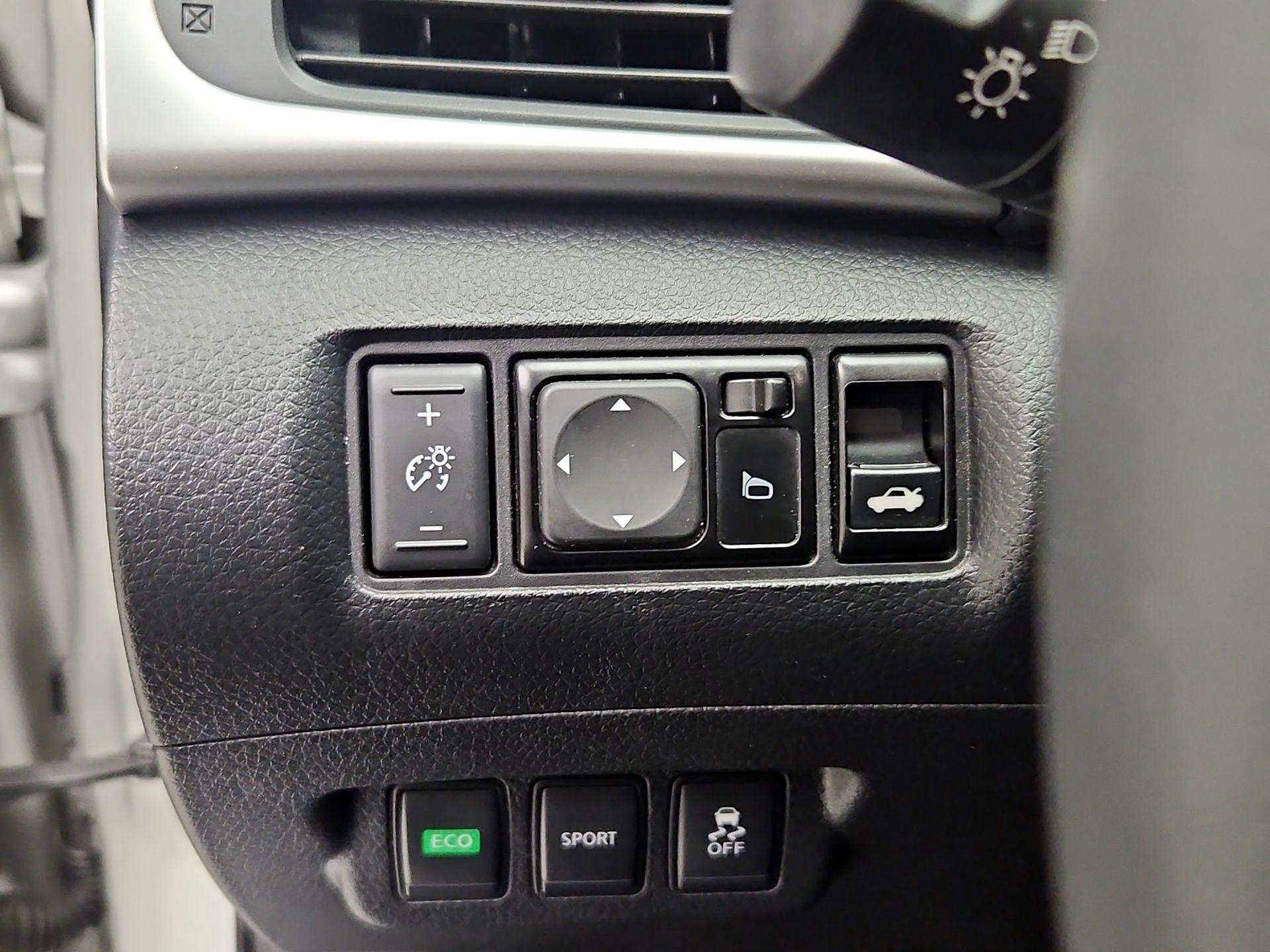 Thumbnail: 2016 Nissan Sentra - 13