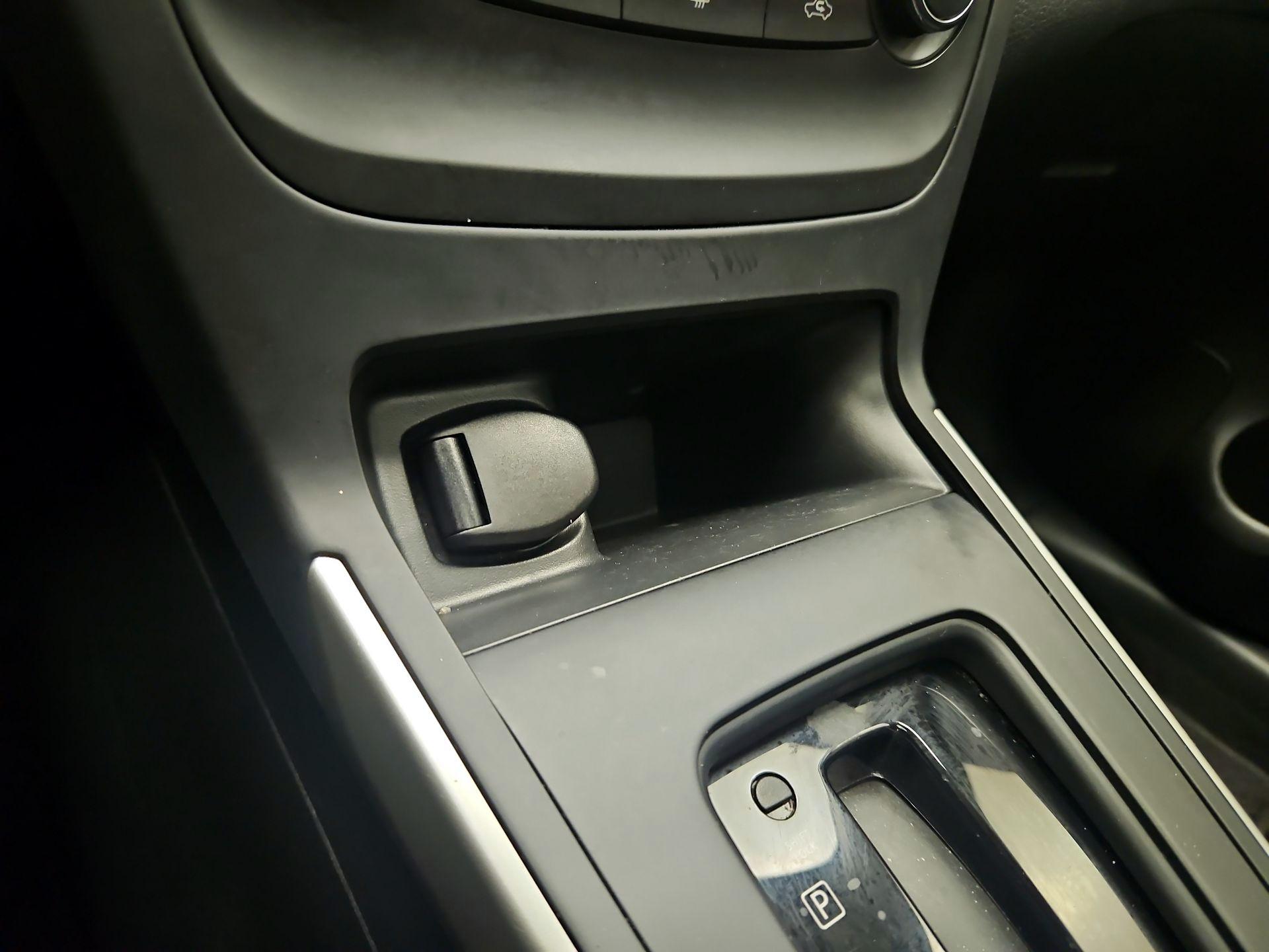 Thumbnail: 2016 Nissan Sentra - 18