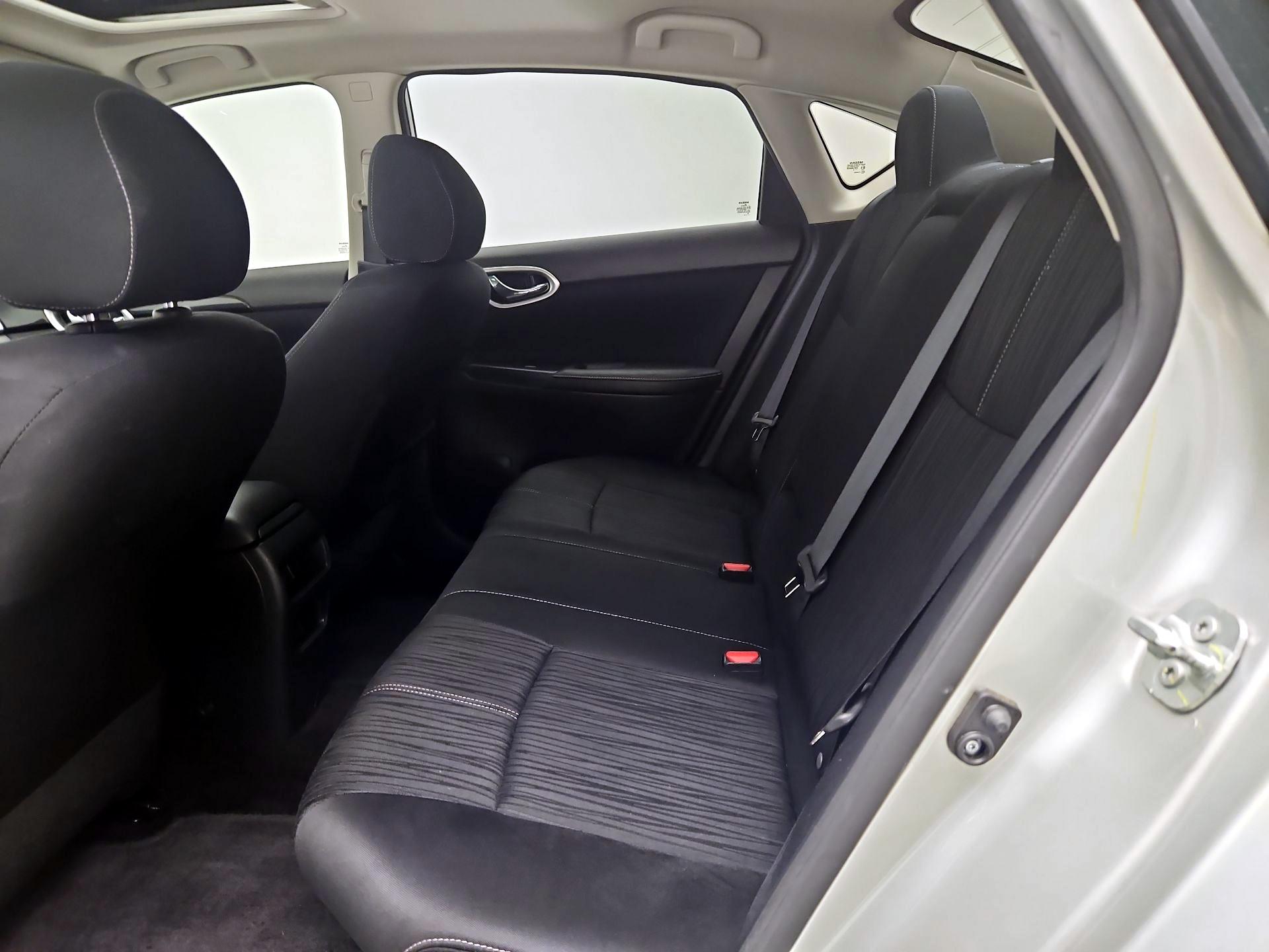 Thumbnail: 2016 Nissan Sentra - 20