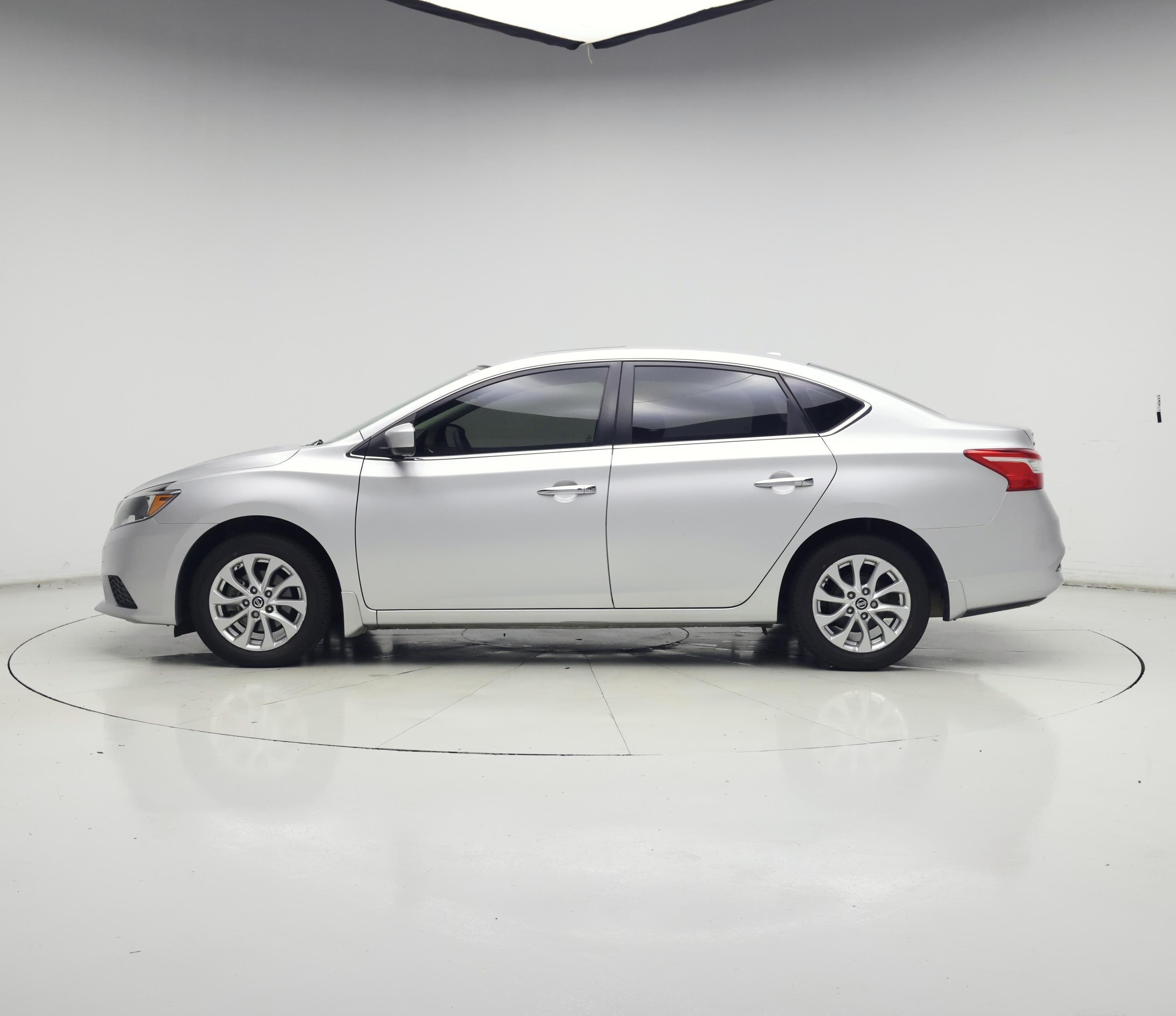 Thumbnail: 2016 Nissan Sentra - 3