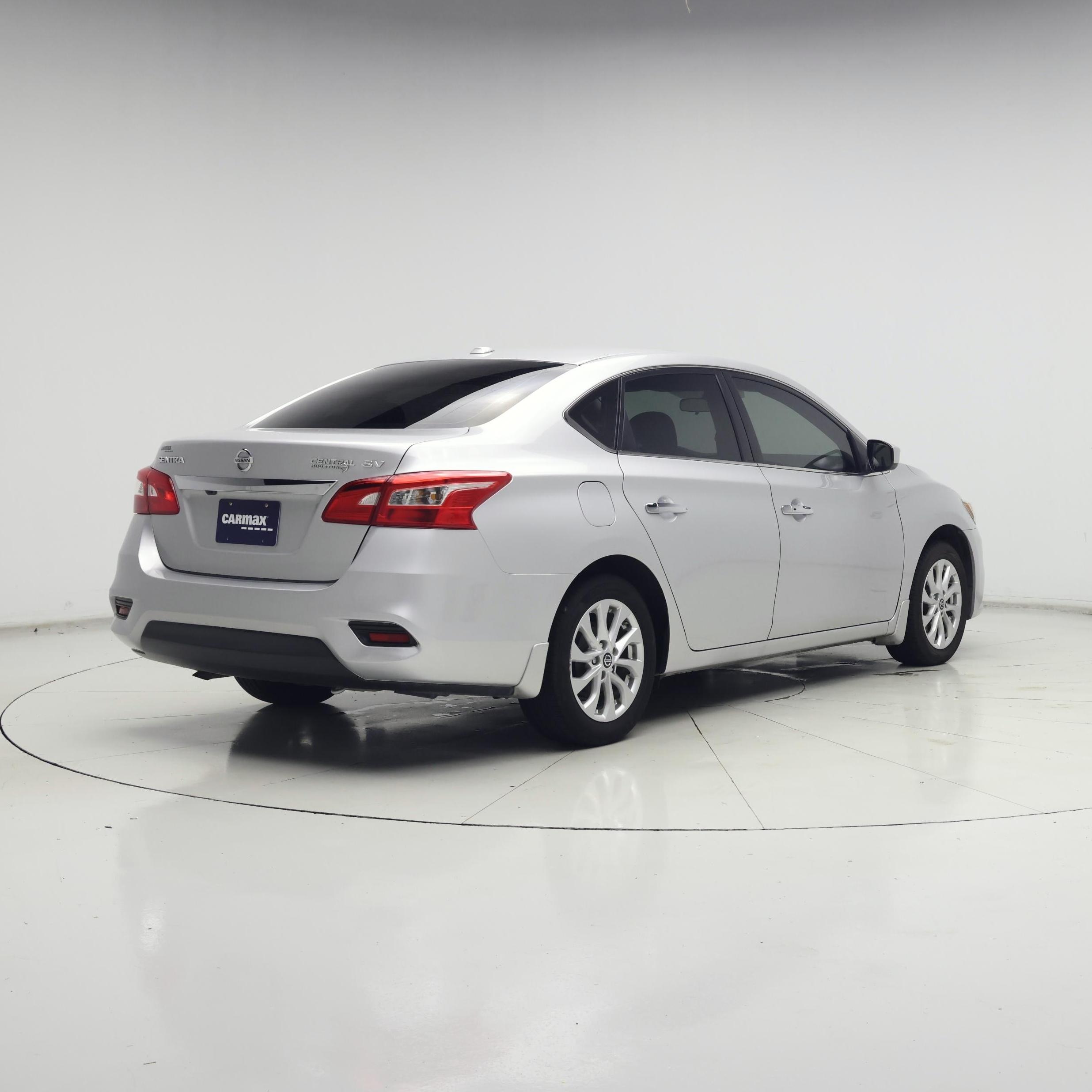Thumbnail: 2016 Nissan Sentra - 8