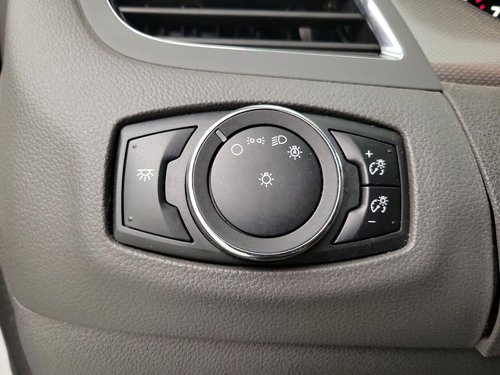 Thumbnail: 2014 Ford Edge - 13