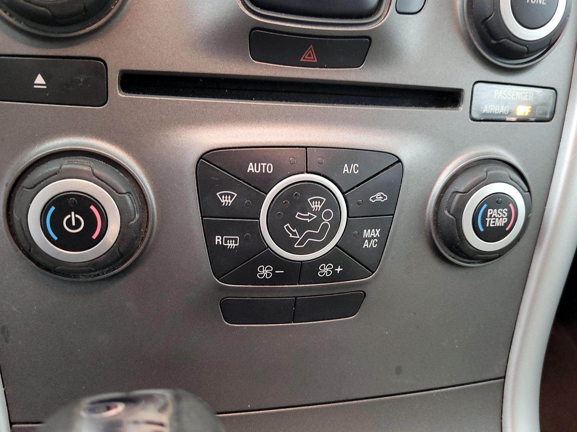 Thumbnail: 2014 Ford Edge - 15