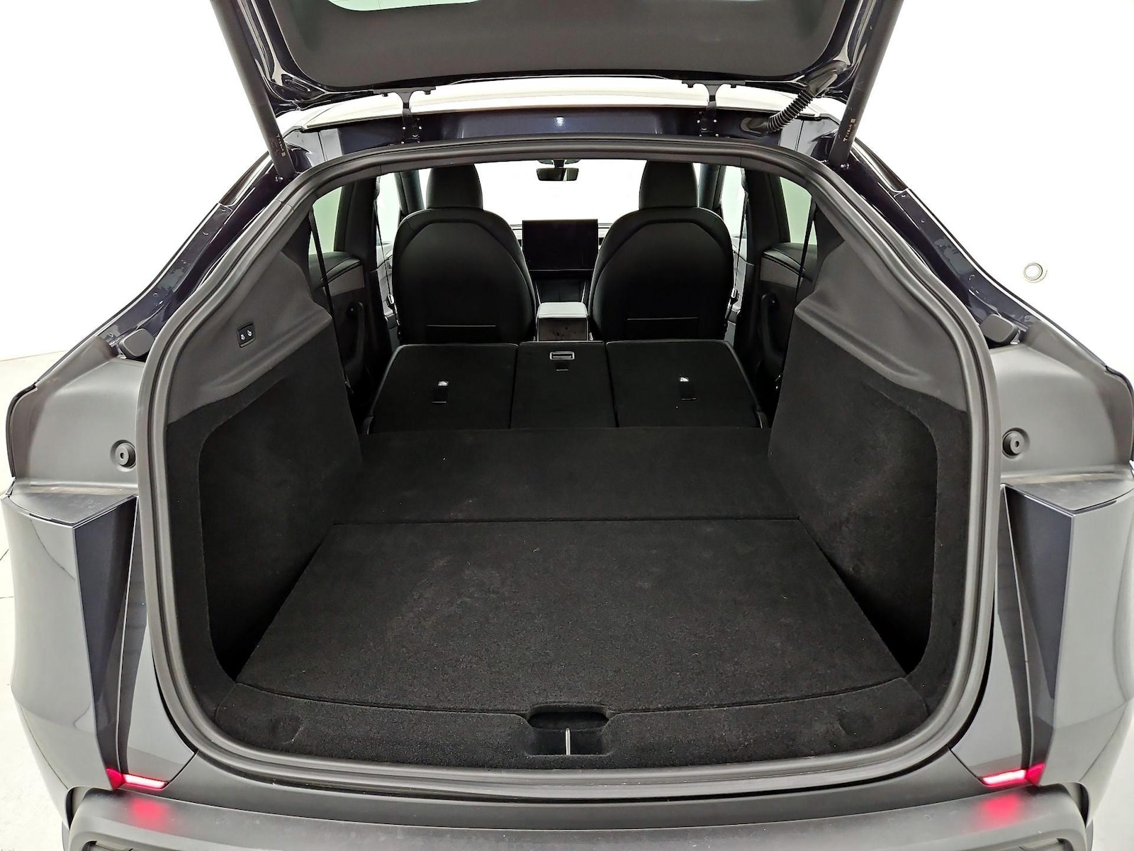 2026 Tesla Model Y Premium - Photo 21