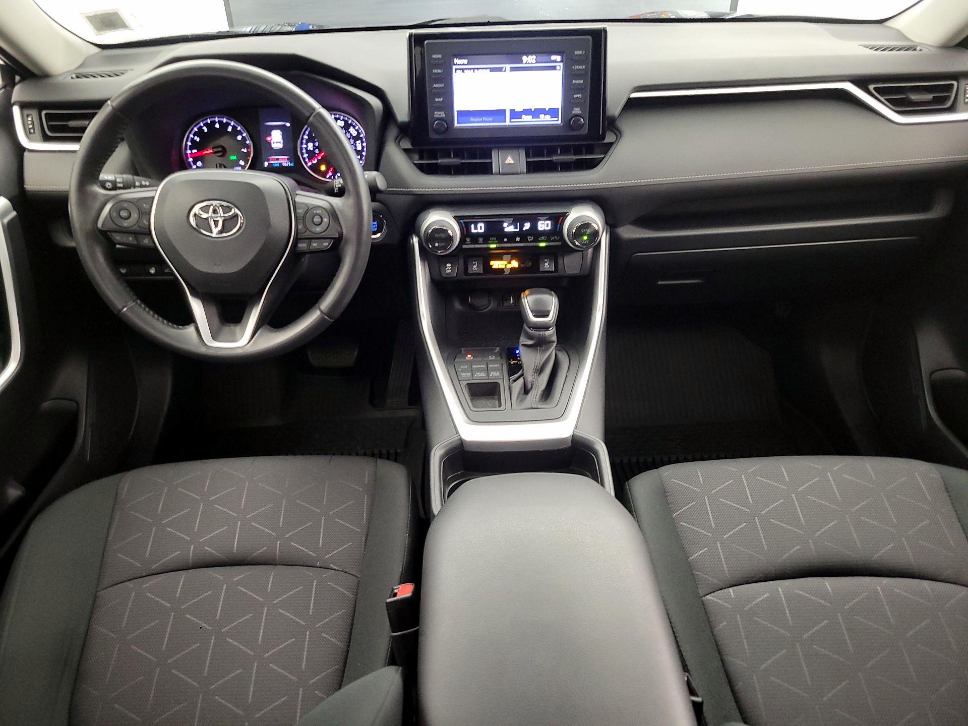 Thumbnail: 2019 Toyota RAV4 - 9