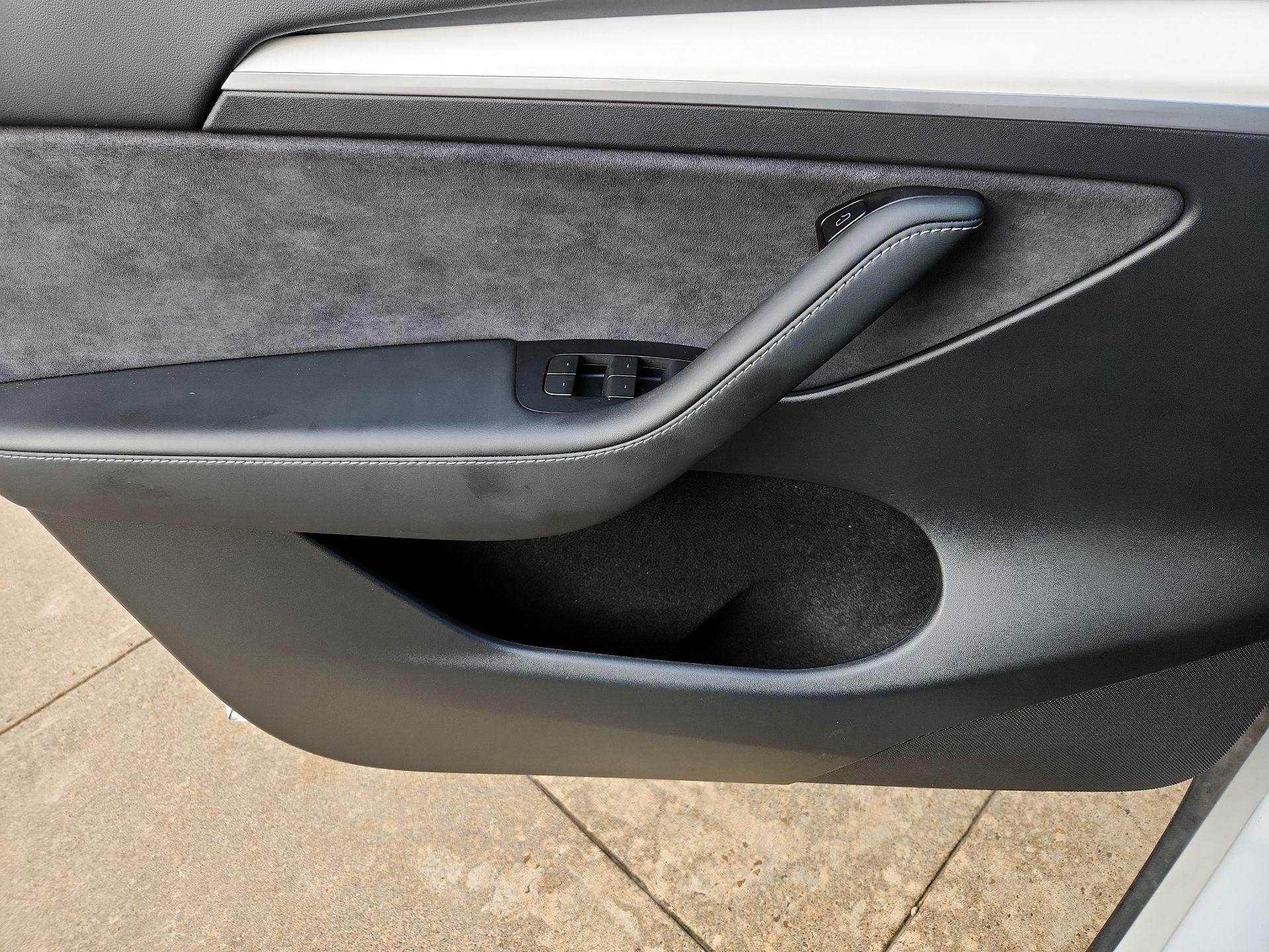 Thumbnail: 2023 Tesla Model Y - 10