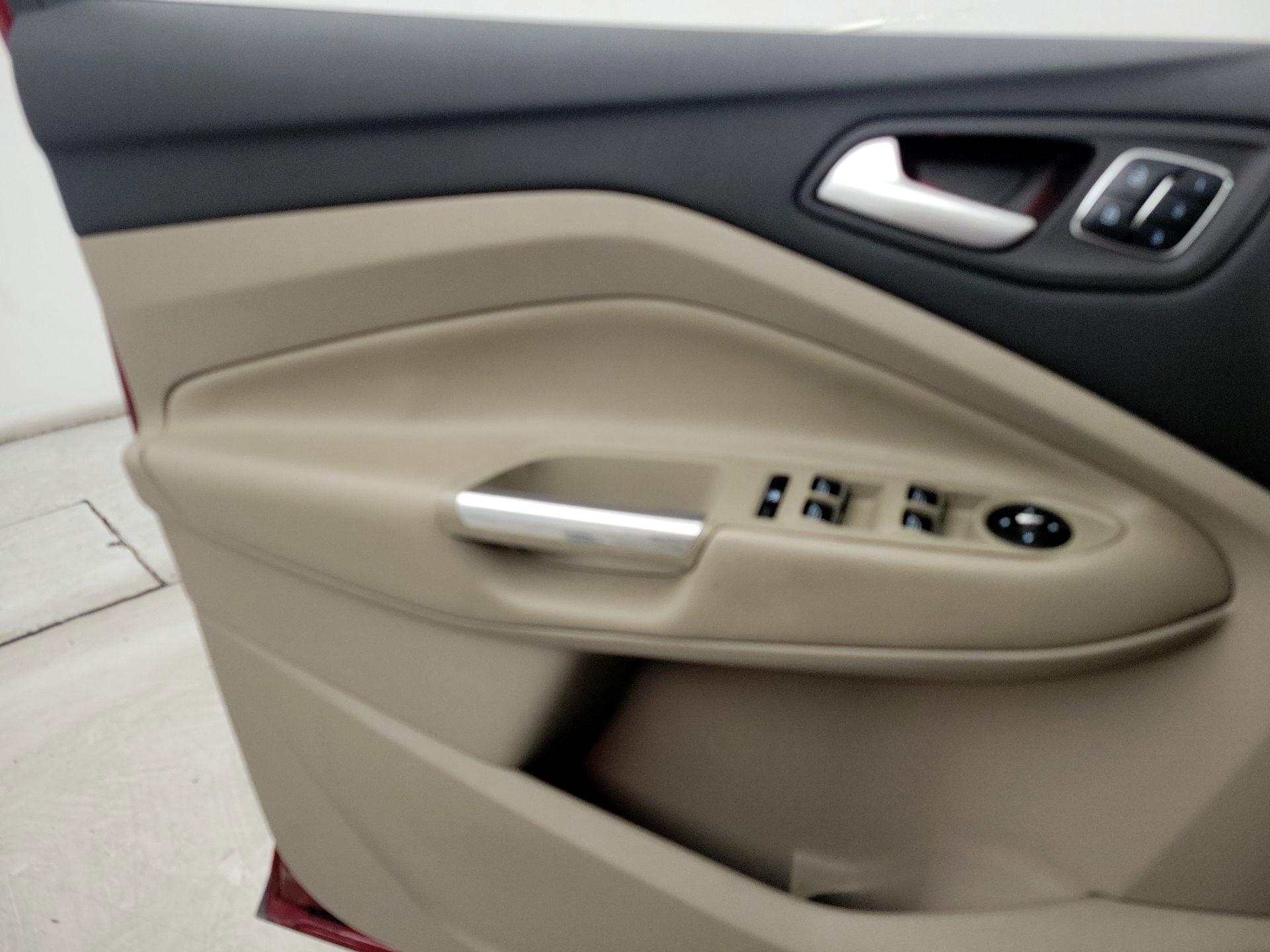 Thumbnail: 2016 Ford Escape - 12