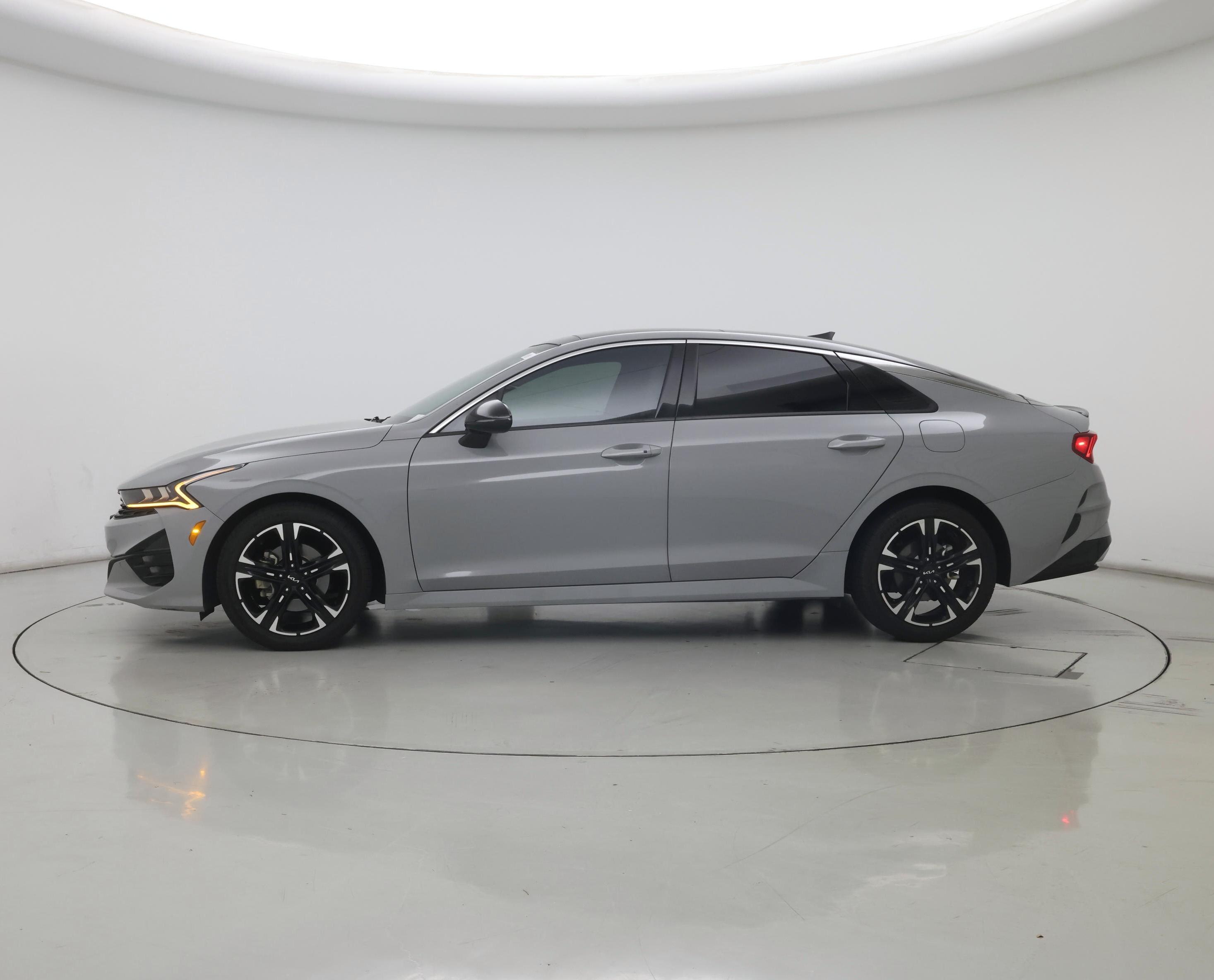 Thumbnail: 2023 Kia K5 - 3