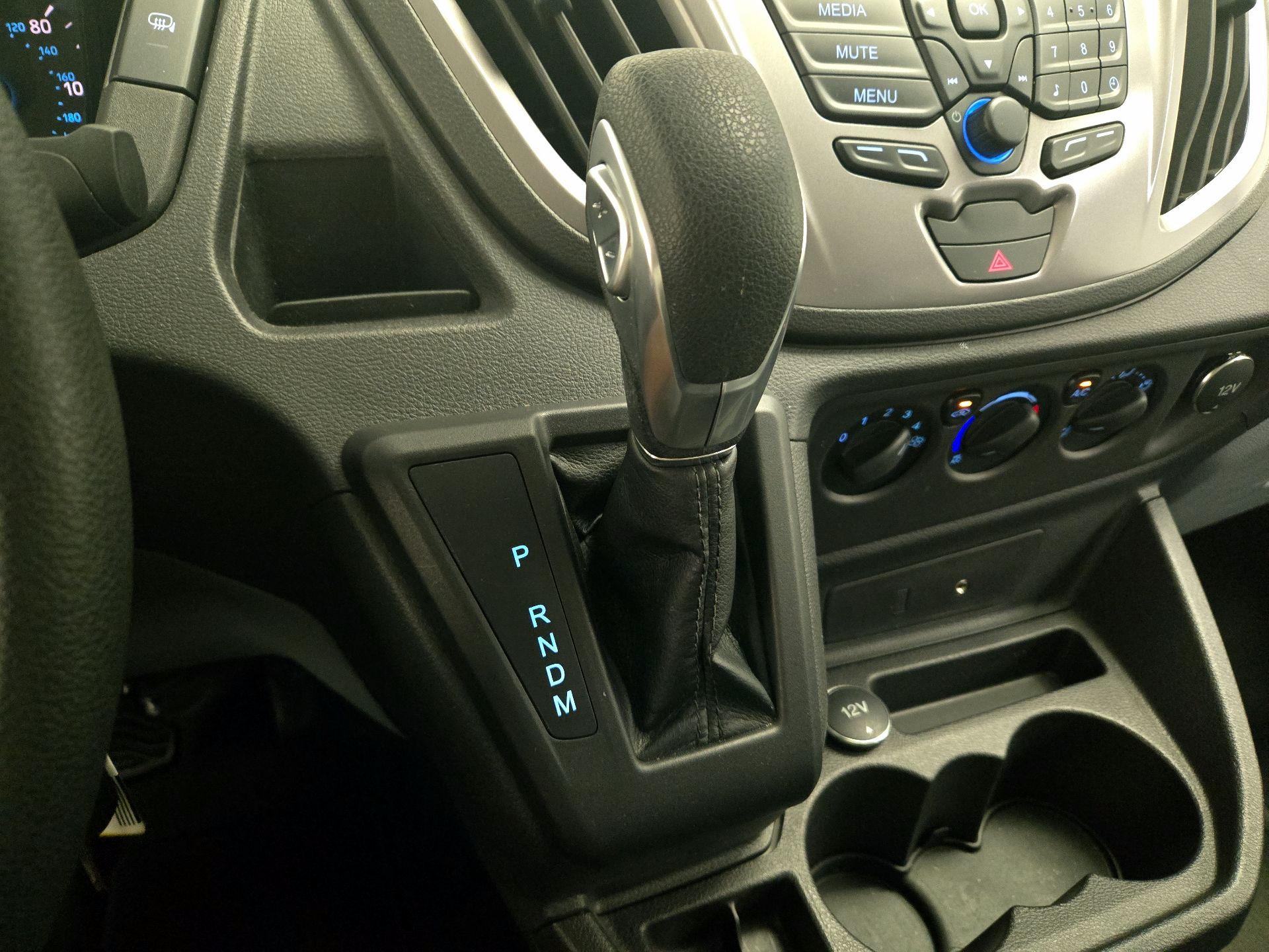 Thumbnail: 2015 Ford Transit Series - 17