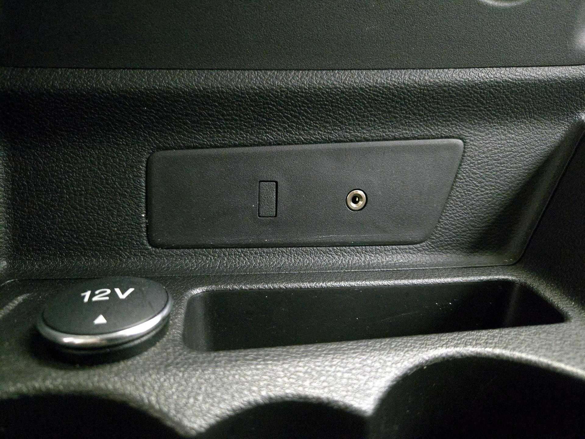 Thumbnail: 2015 Ford Transit Series - 18