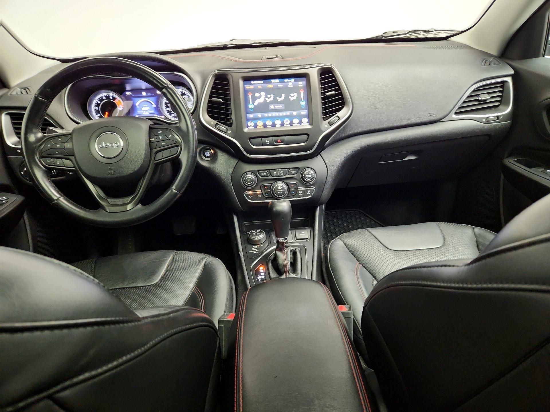 Thumbnail: 2020 Jeep Cherokee - 9