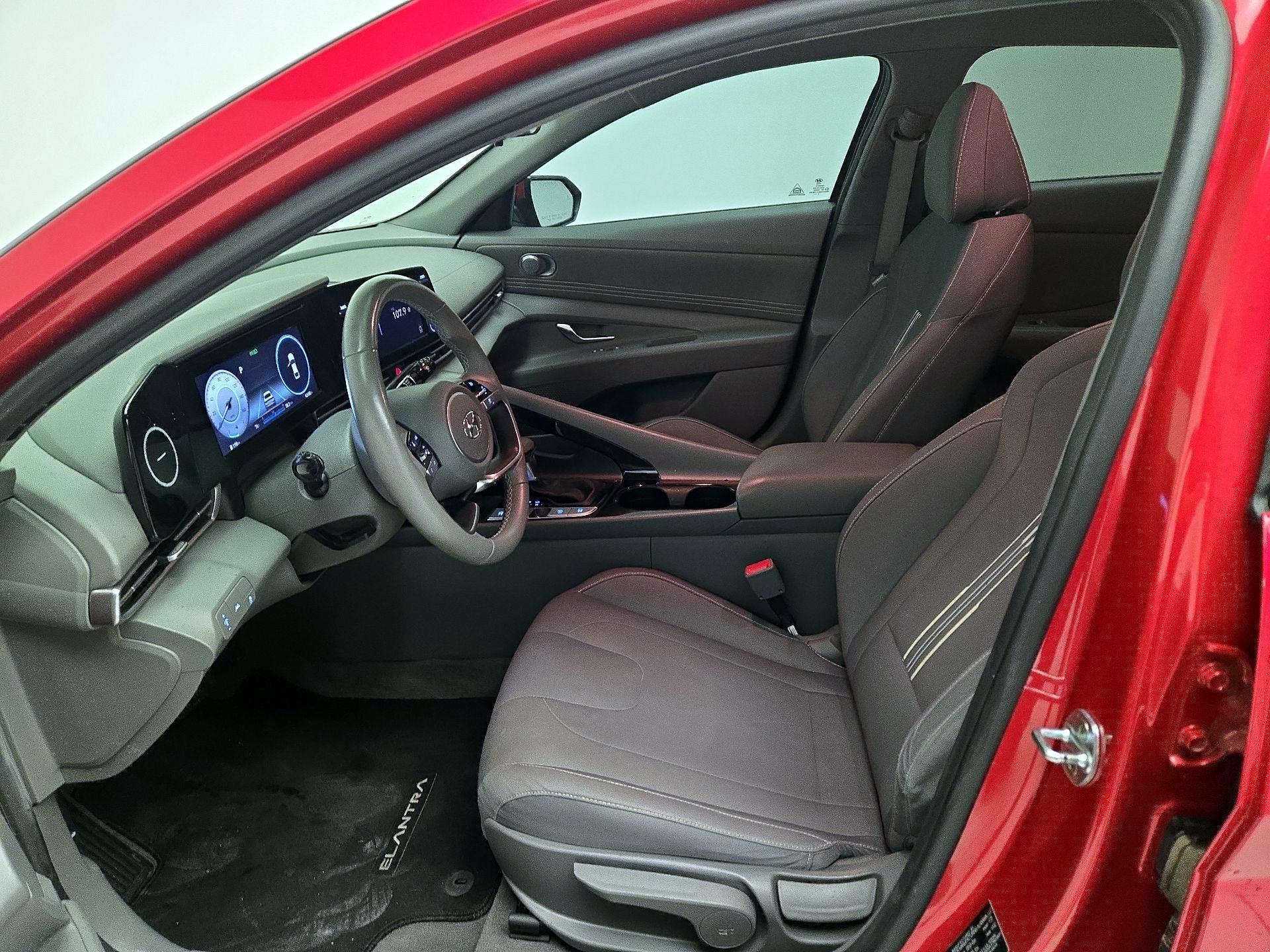 Thumbnail: 2022 Hyundai Elantra - 11