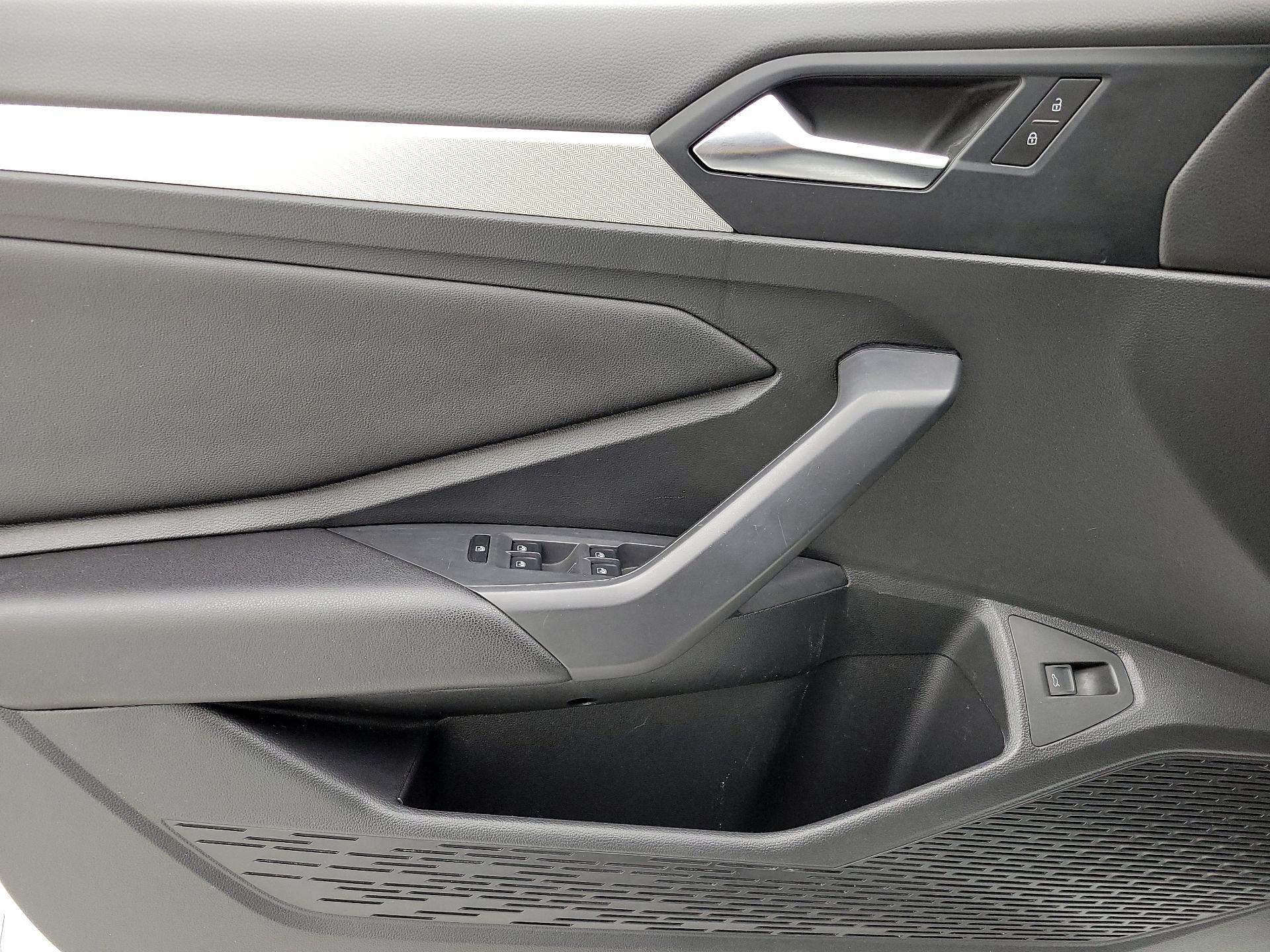 Thumbnail: 2019 Volkswagen Jetta - 12