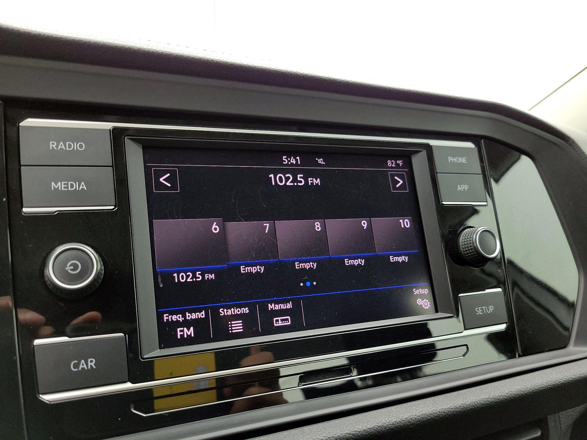 Thumbnail: 2019 Volkswagen Jetta - 15