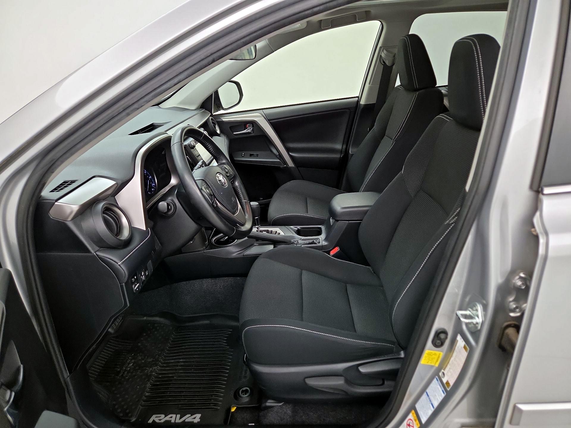 Thumbnail: 2018 Toyota RAV4 - 11