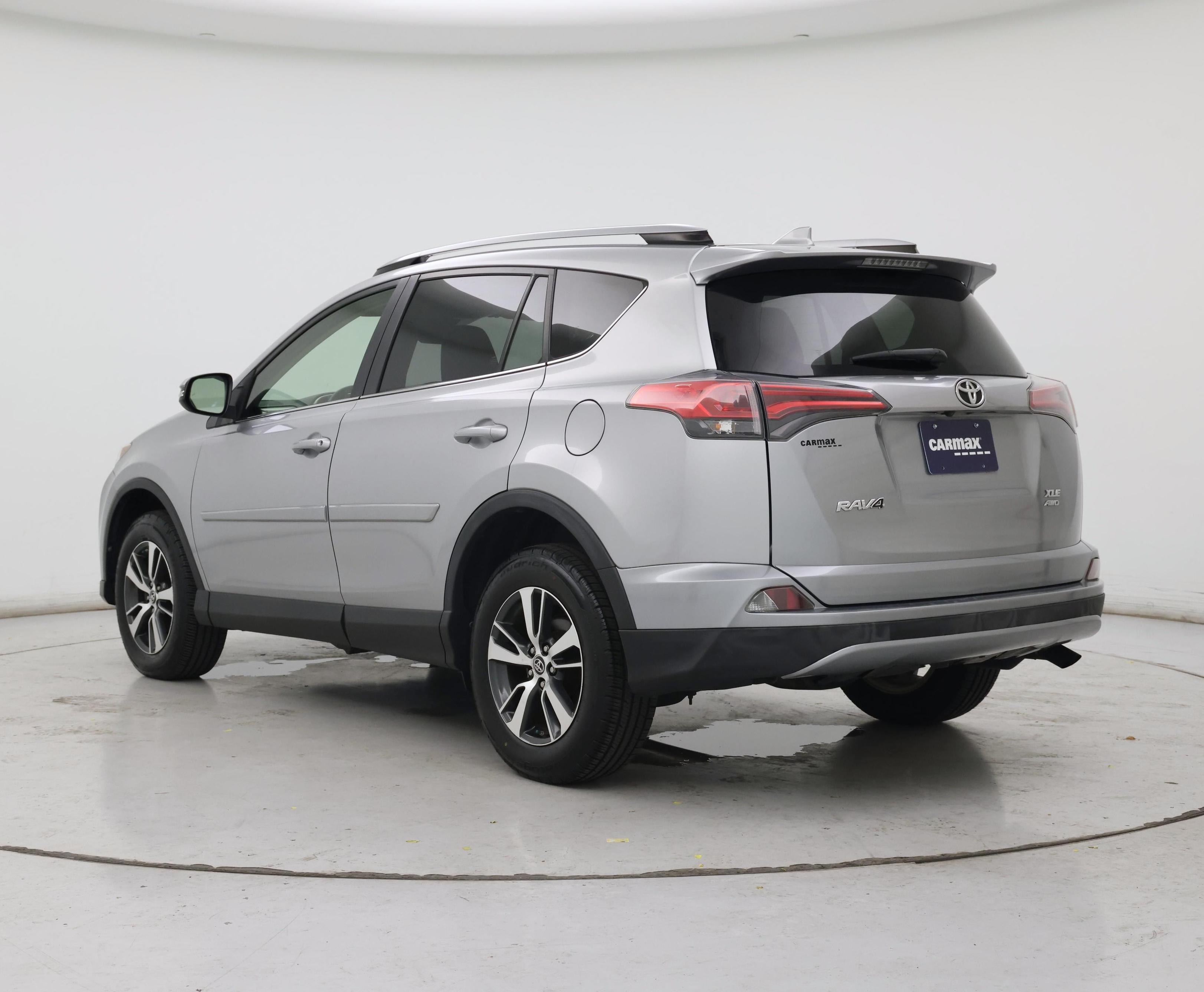Thumbnail: 2018 Toyota RAV4 - 2