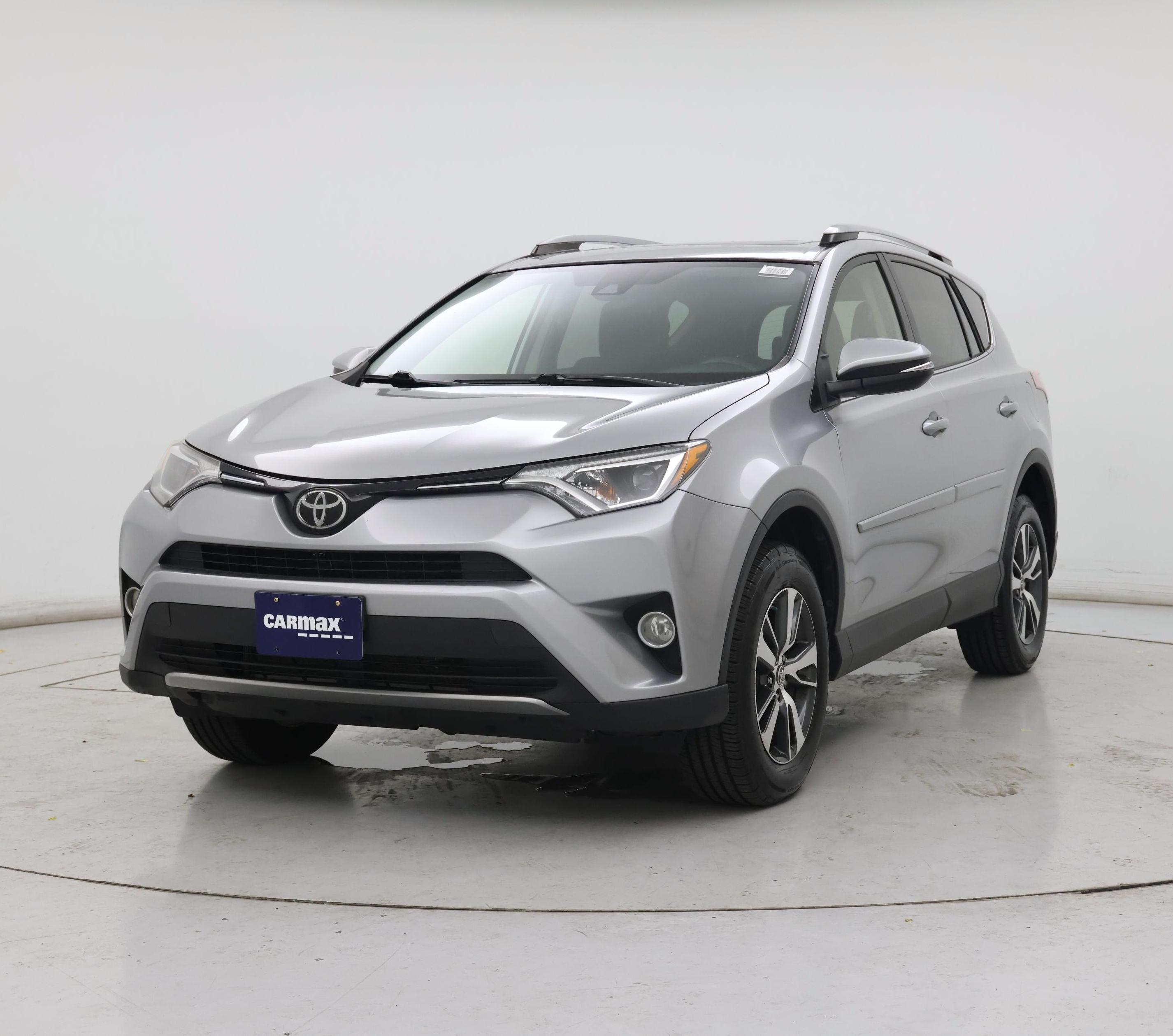 Thumbnail: 2018 Toyota RAV4 - 4