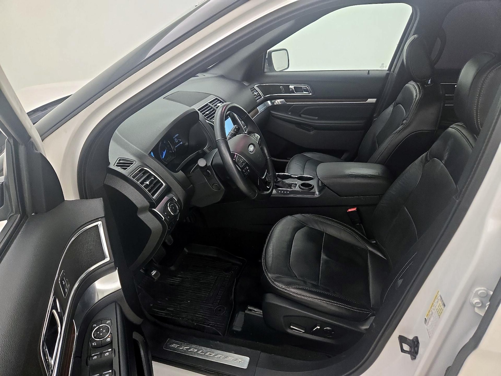 2018 Ford Explorer Limited - Photo 12