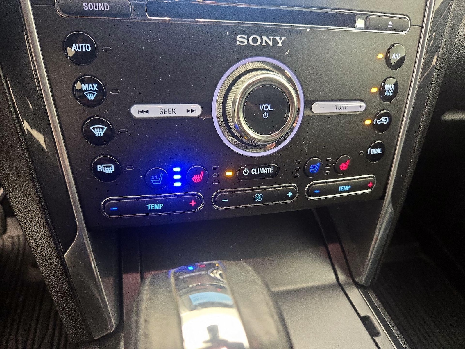 2018 Ford Explorer Limited - Photo 18