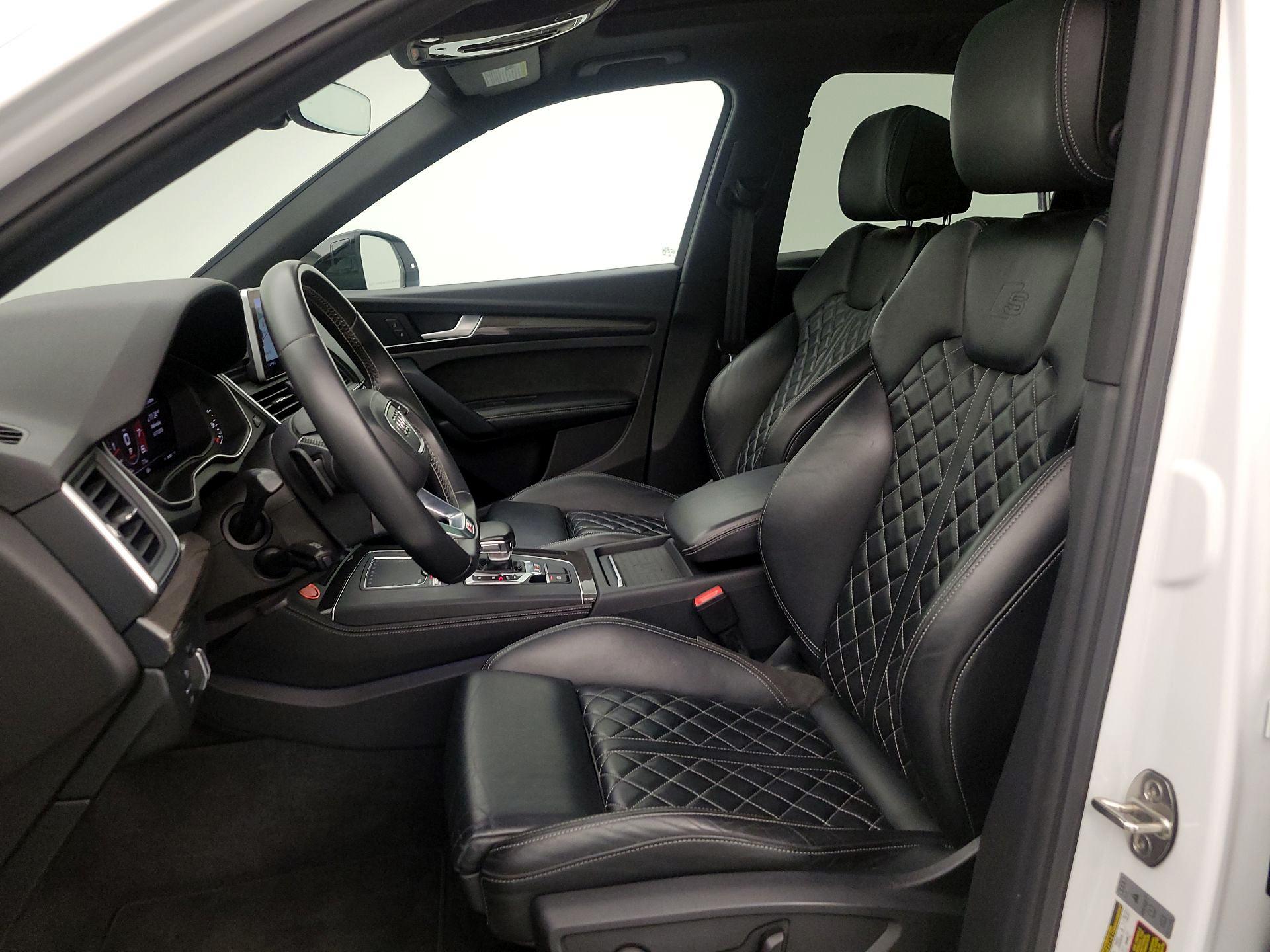 Thumbnail: 2020 Audi SQ5 - 11
