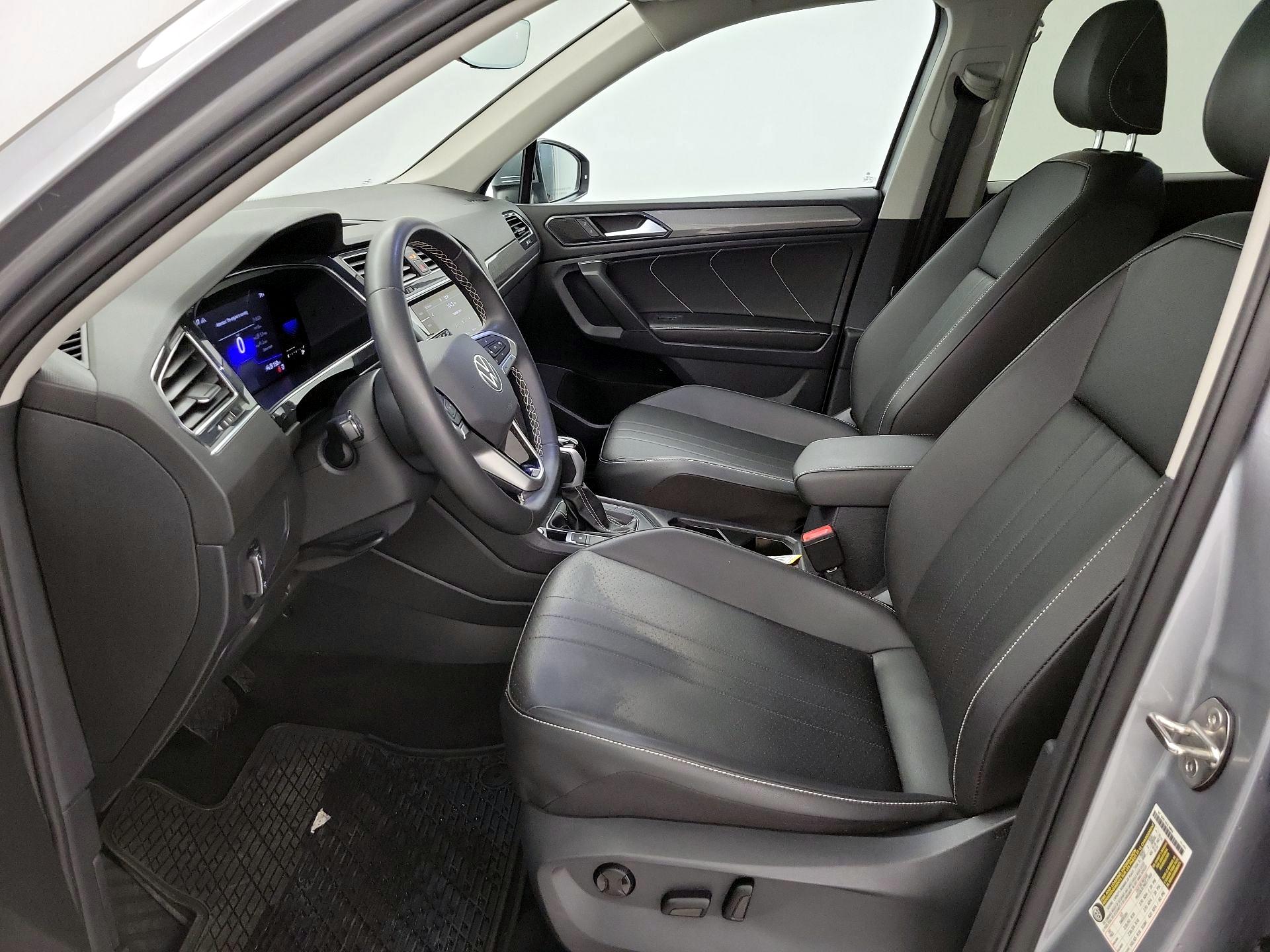 Thumbnail: 2023 Volkswagen Tiguan - 11