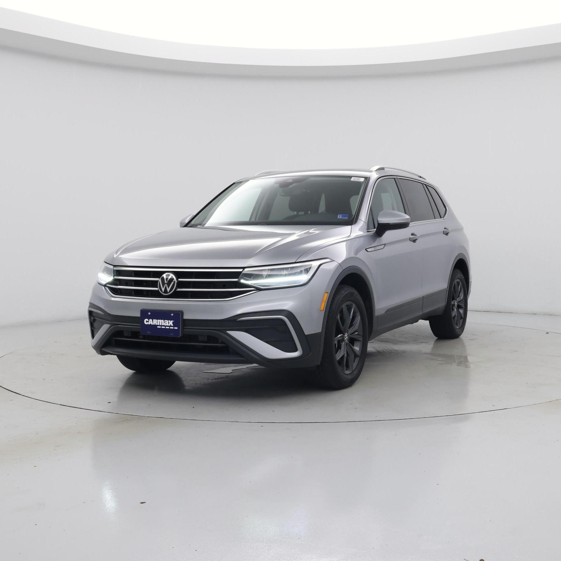 Thumbnail: 2023 Volkswagen Tiguan - 4