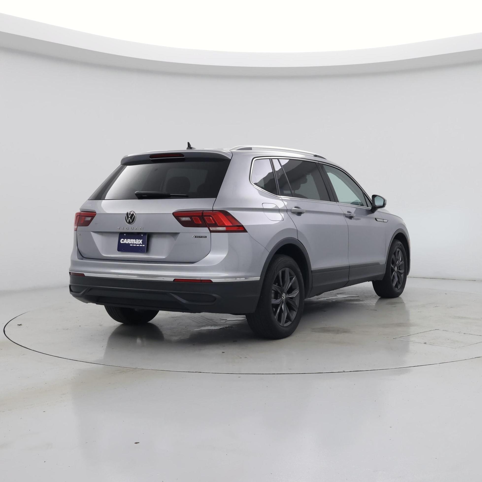 Thumbnail: 2023 Volkswagen Tiguan - 8