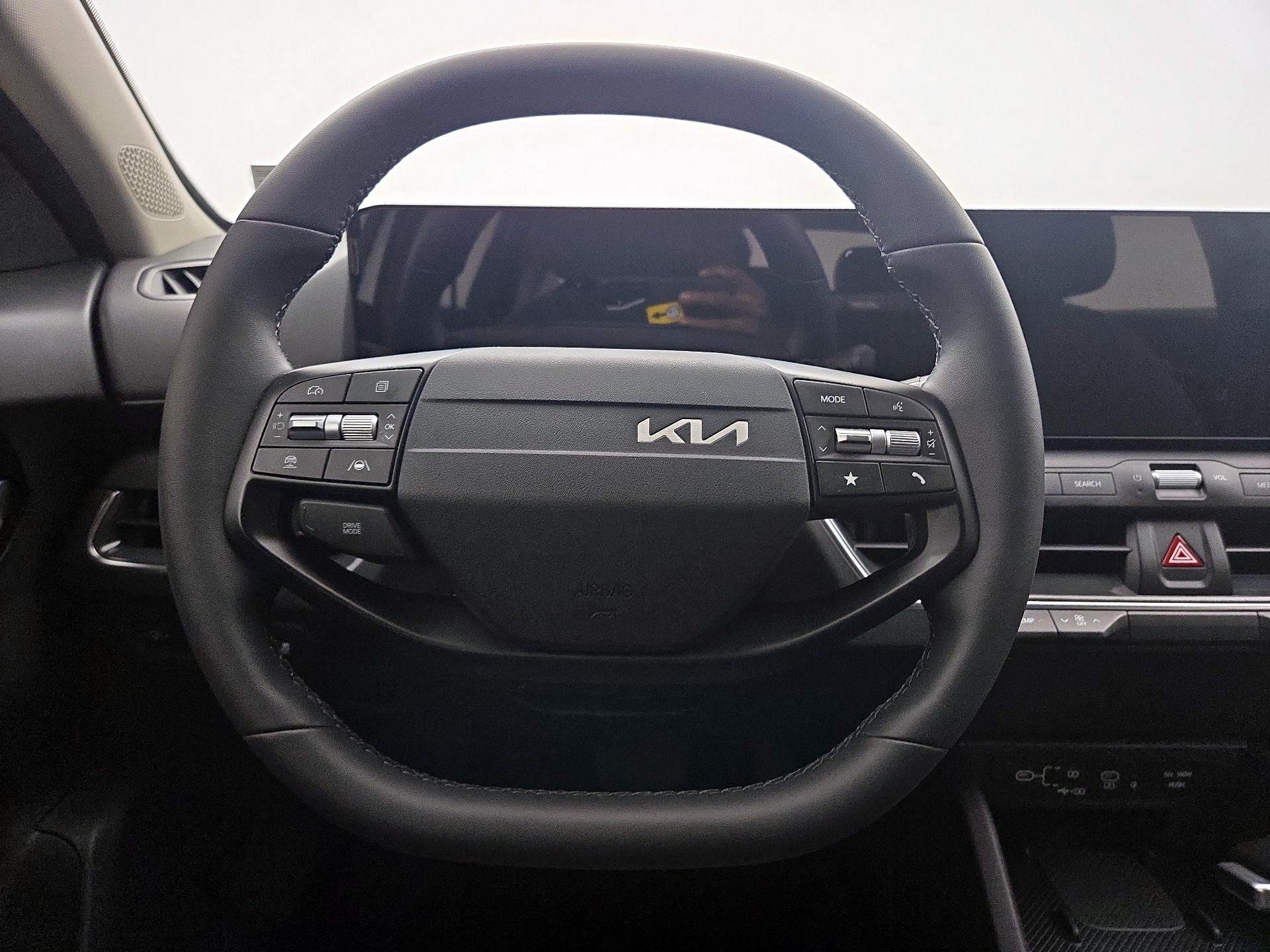 Thumbnail: 2025 Kia K4 - 10