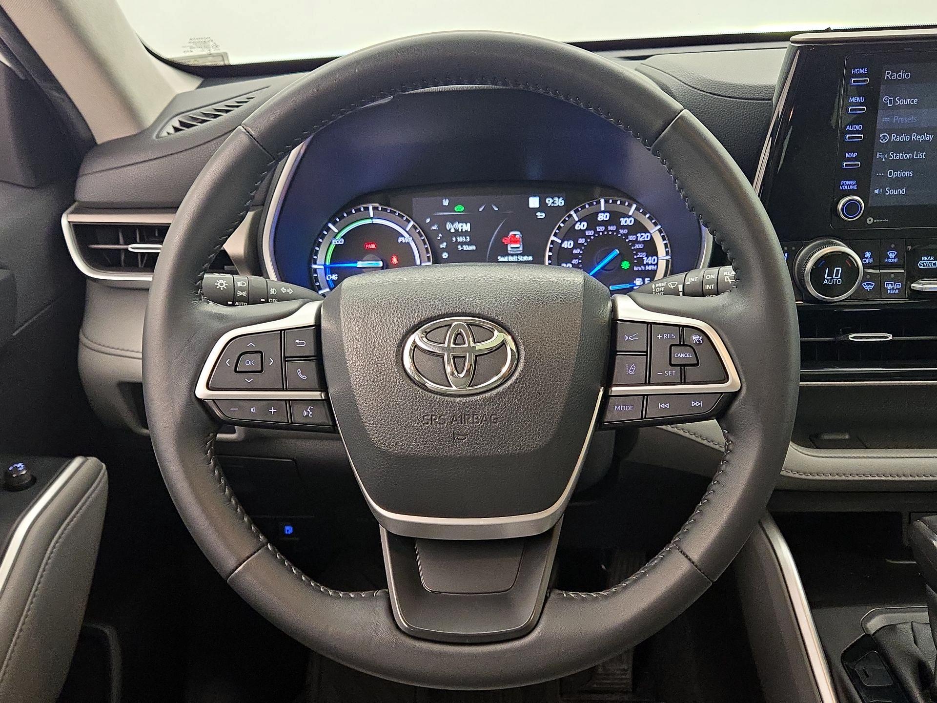 Thumbnail: 2022 Toyota Highlander - 10