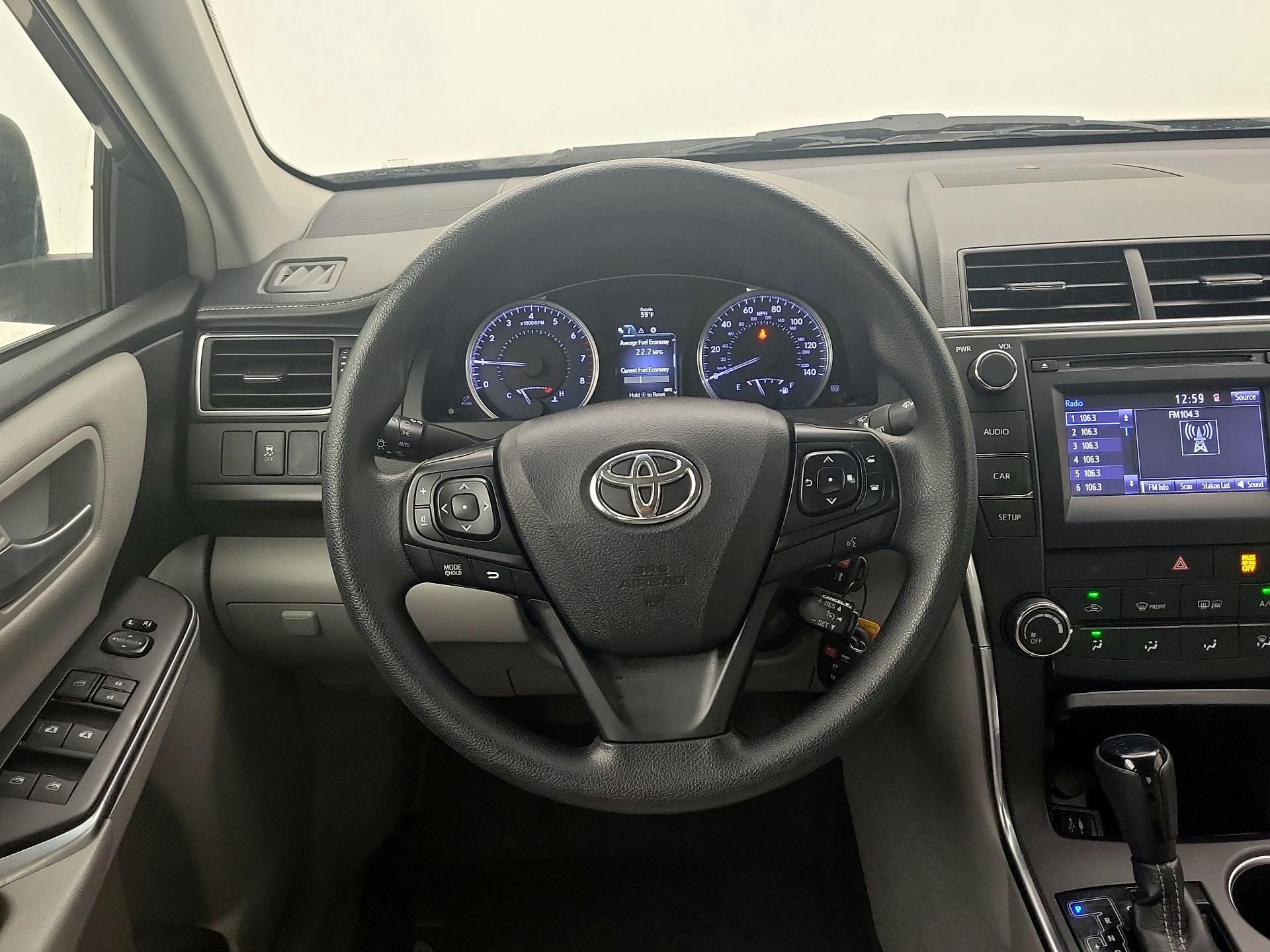 Thumbnail: 2017 Toyota Camry - 10