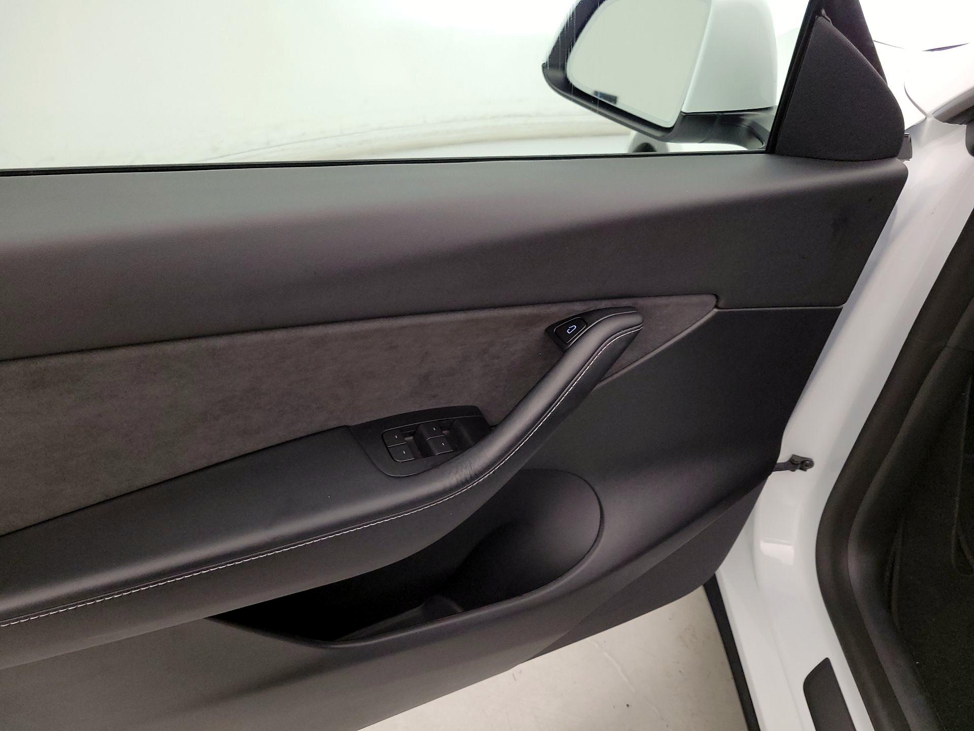 Thumbnail: 2022 Tesla Model Y - 12