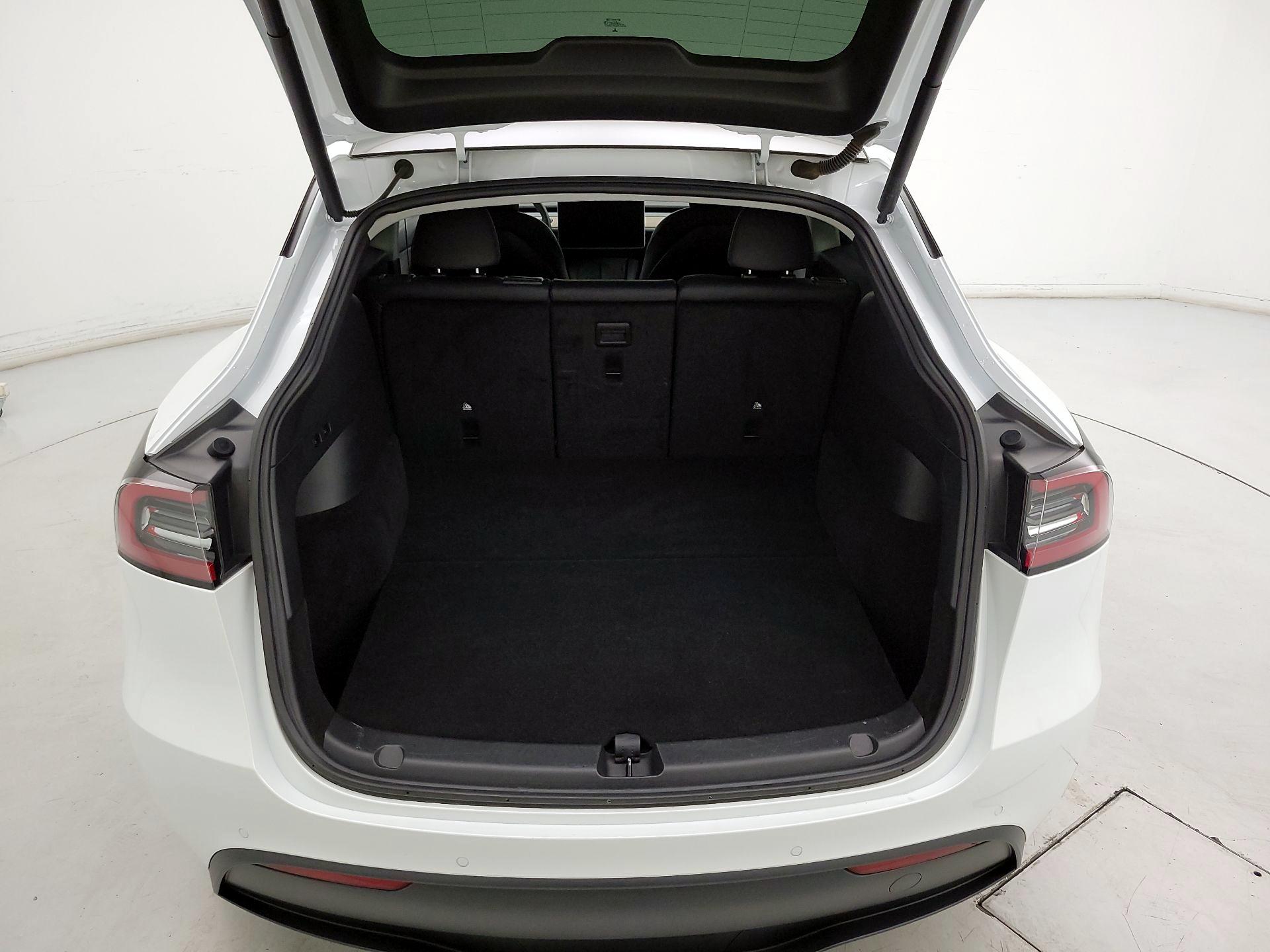 Thumbnail: 2022 Tesla Model Y - 19