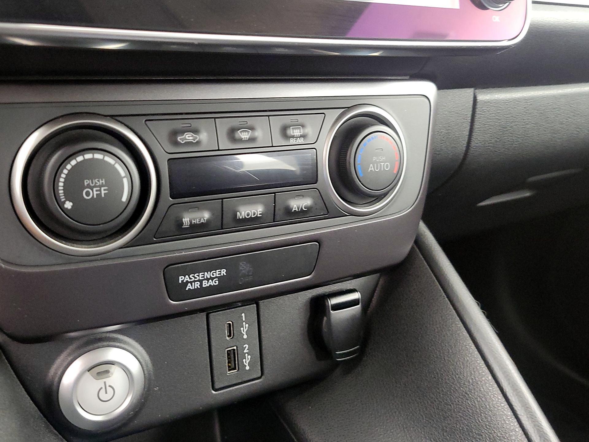 Thumbnail: 2022 Nissan Leaf - 16