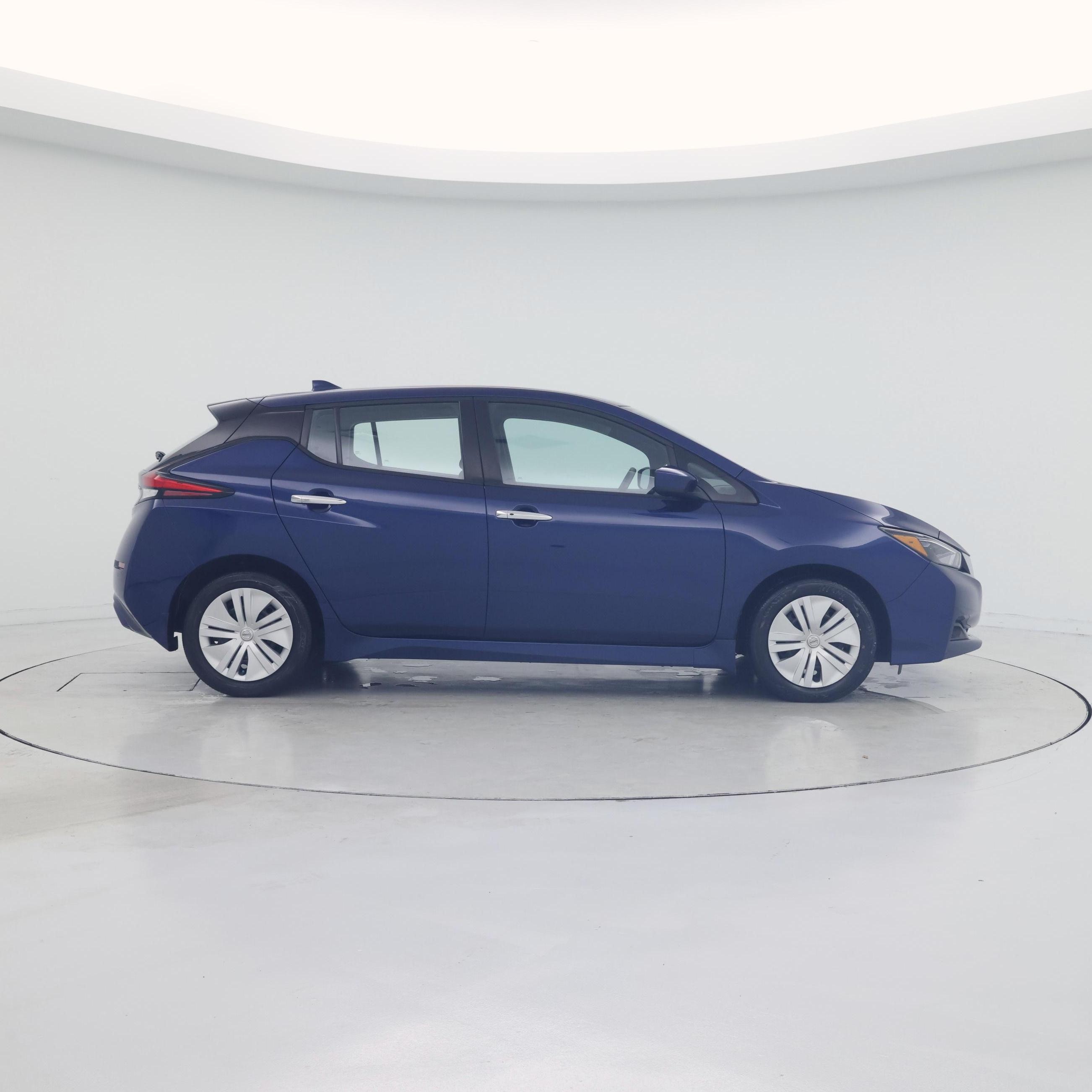 Thumbnail: 2022 Nissan Leaf - 7