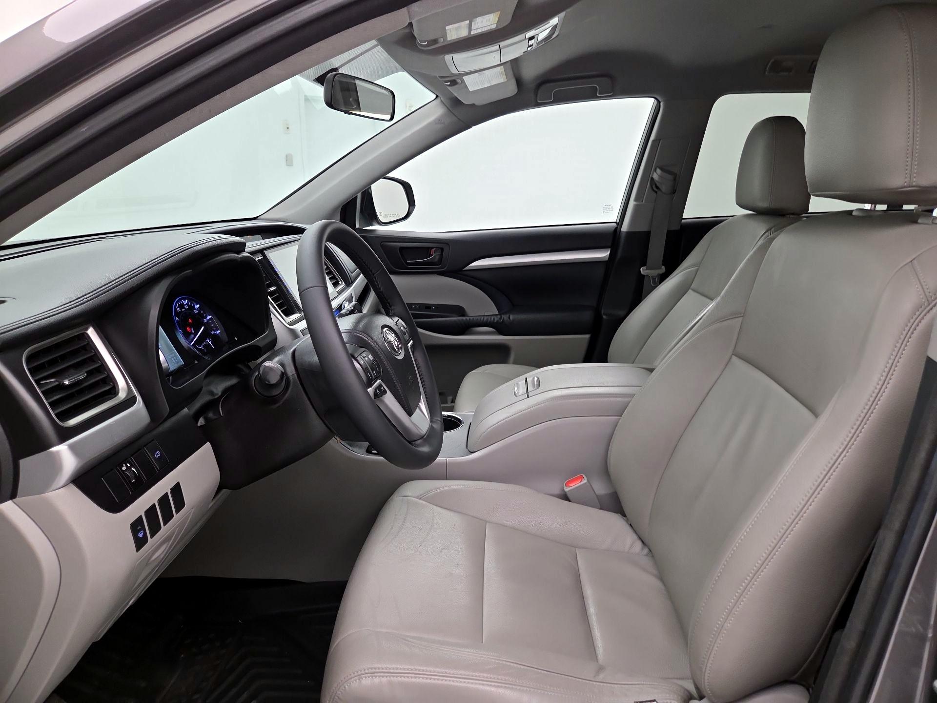 Thumbnail: 2015 Toyota Highlander - 11