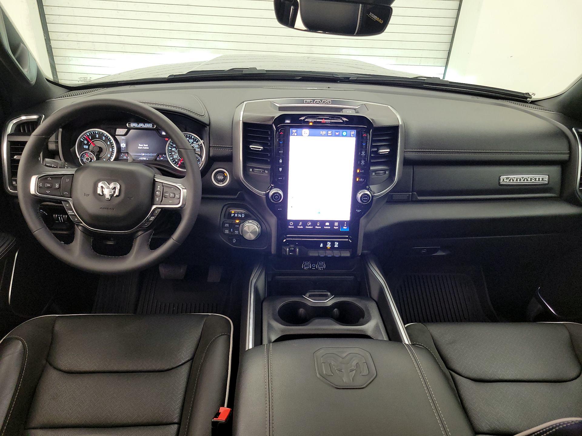 Thumbnail: 2025 RAM 1500 - 9